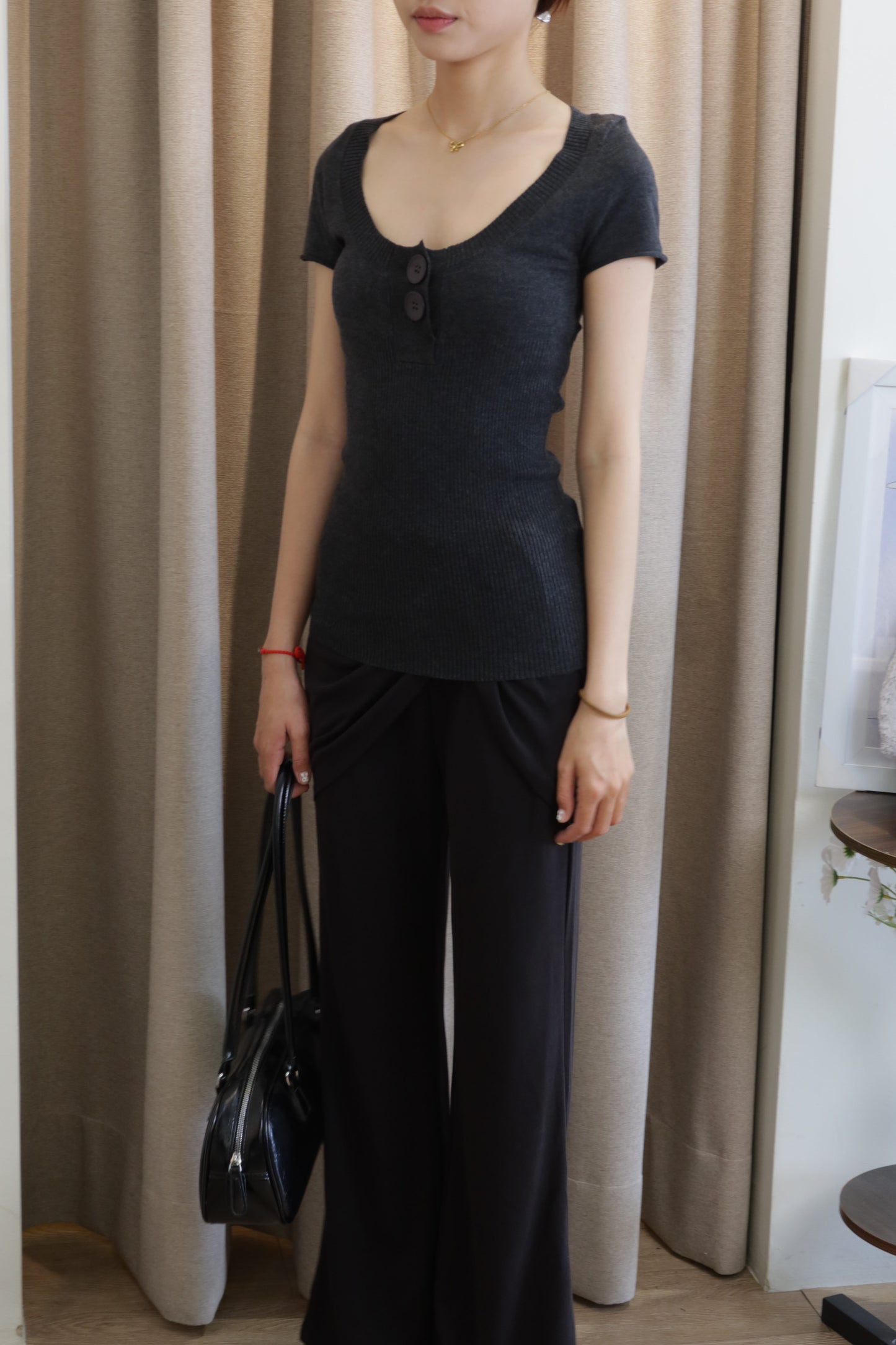 Knitted 2 buttoned SS top