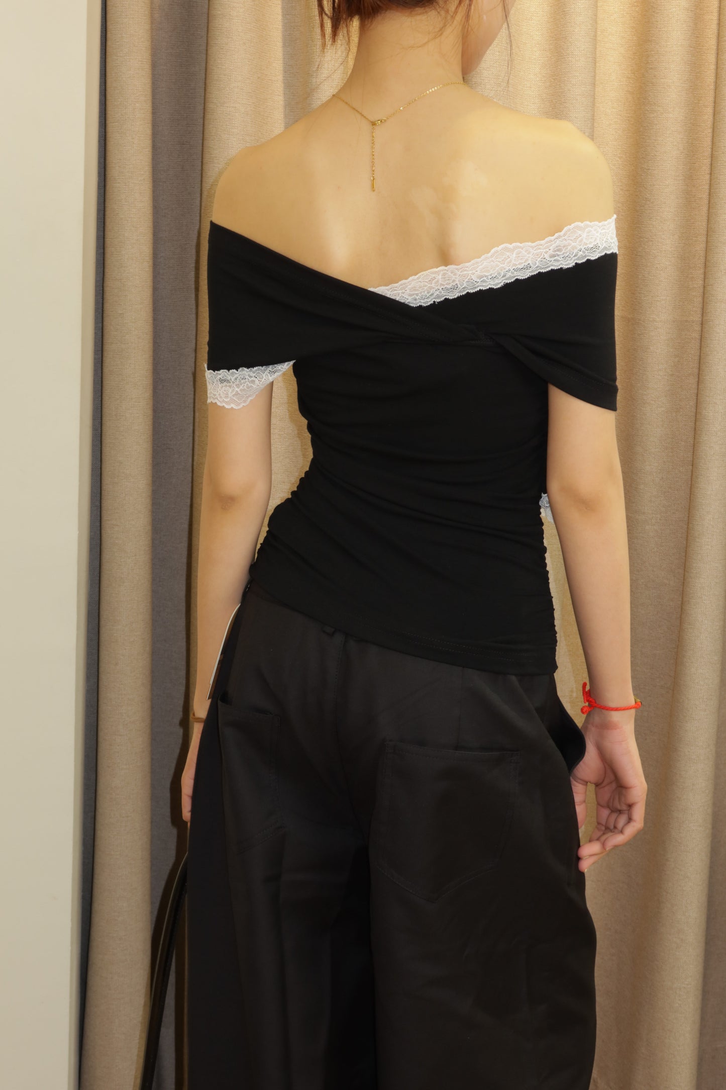 Lace accent black OS top