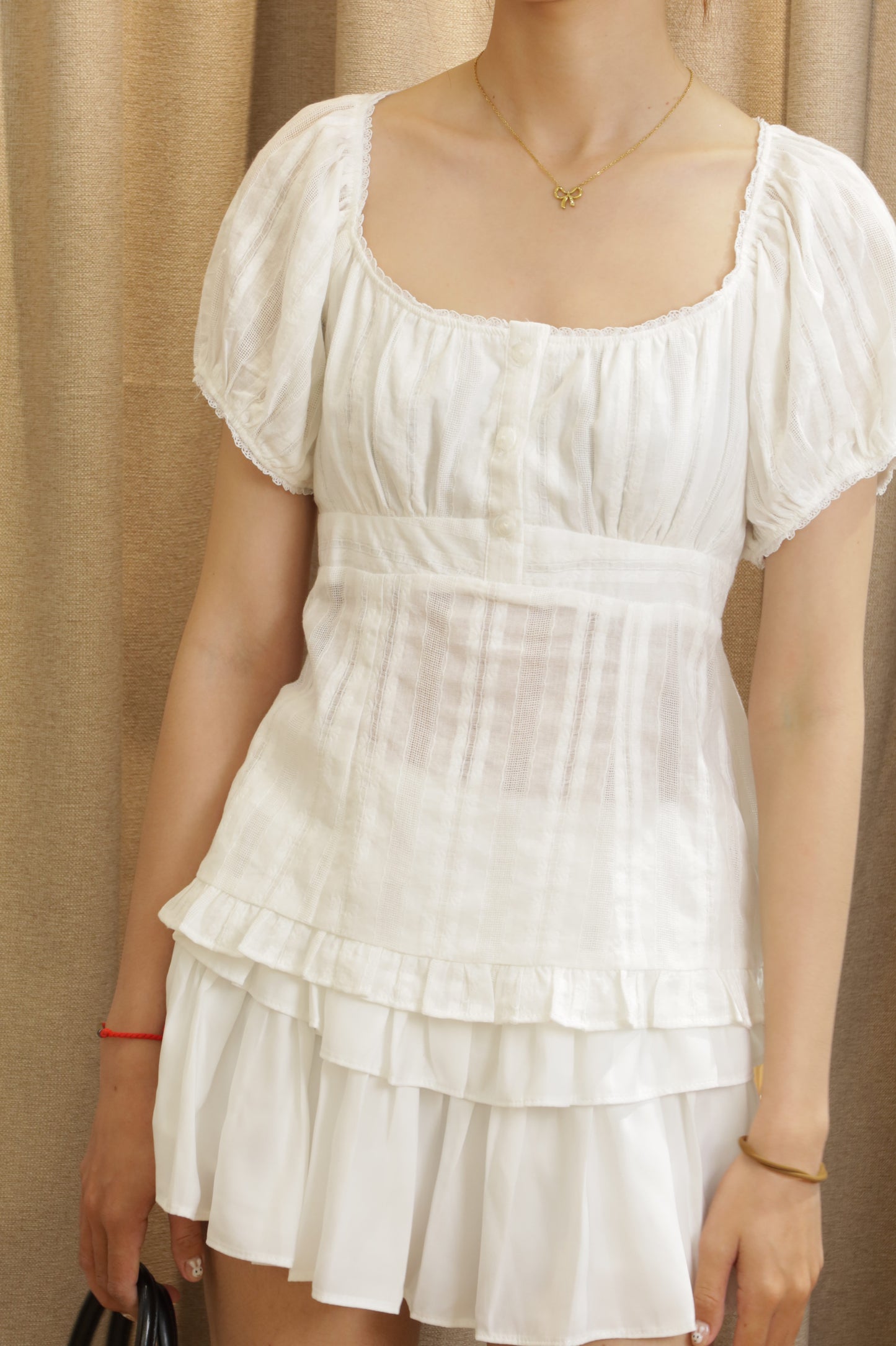 Puffy sleeves flowy top