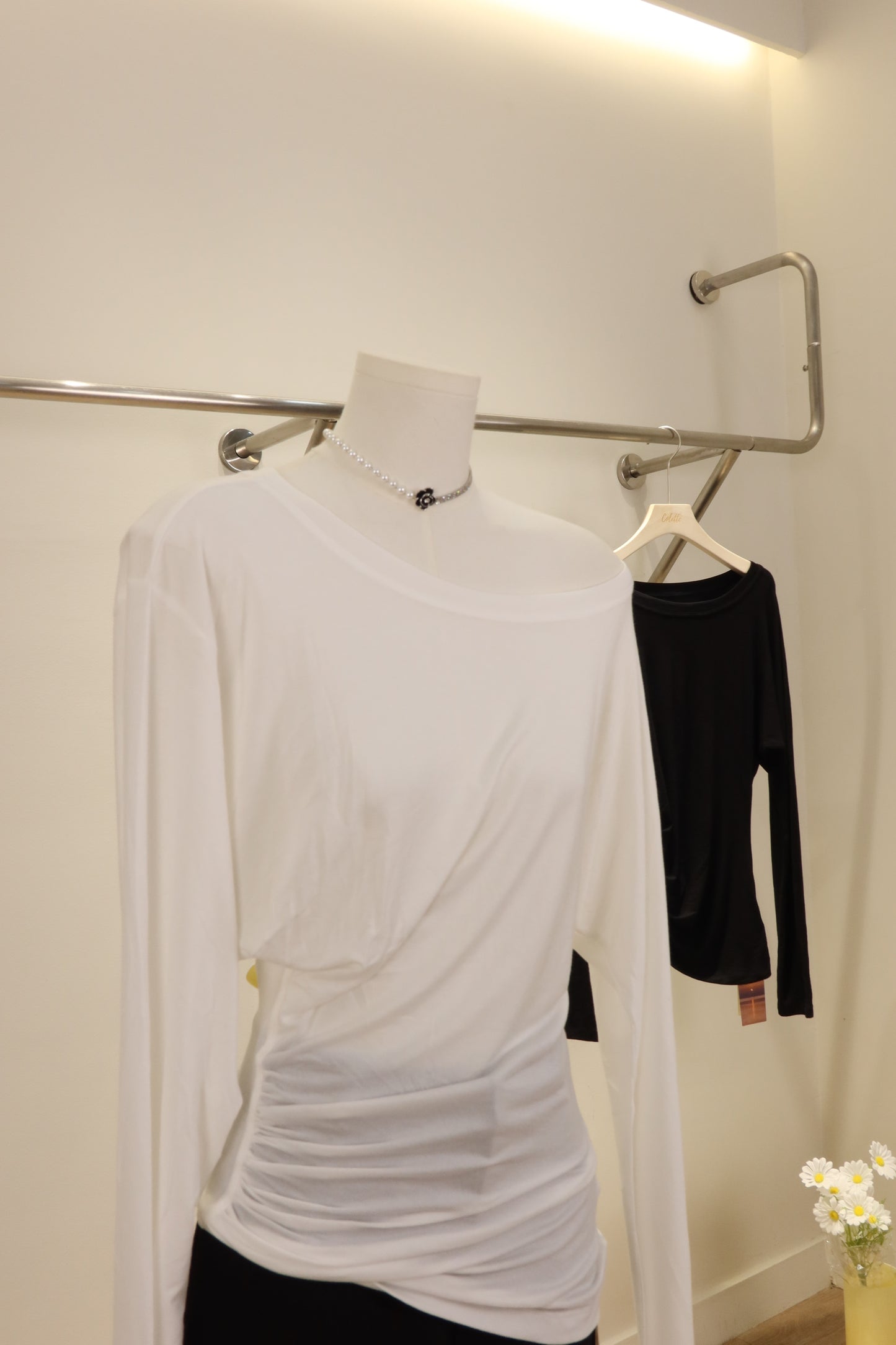 Half shoulder outerwear