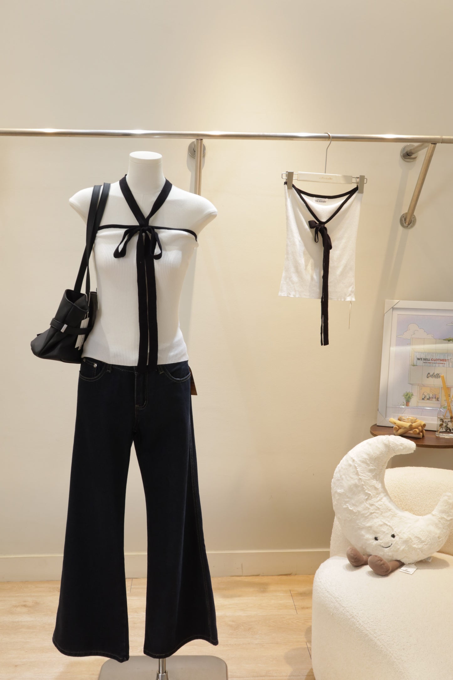 Knitted neck tie top