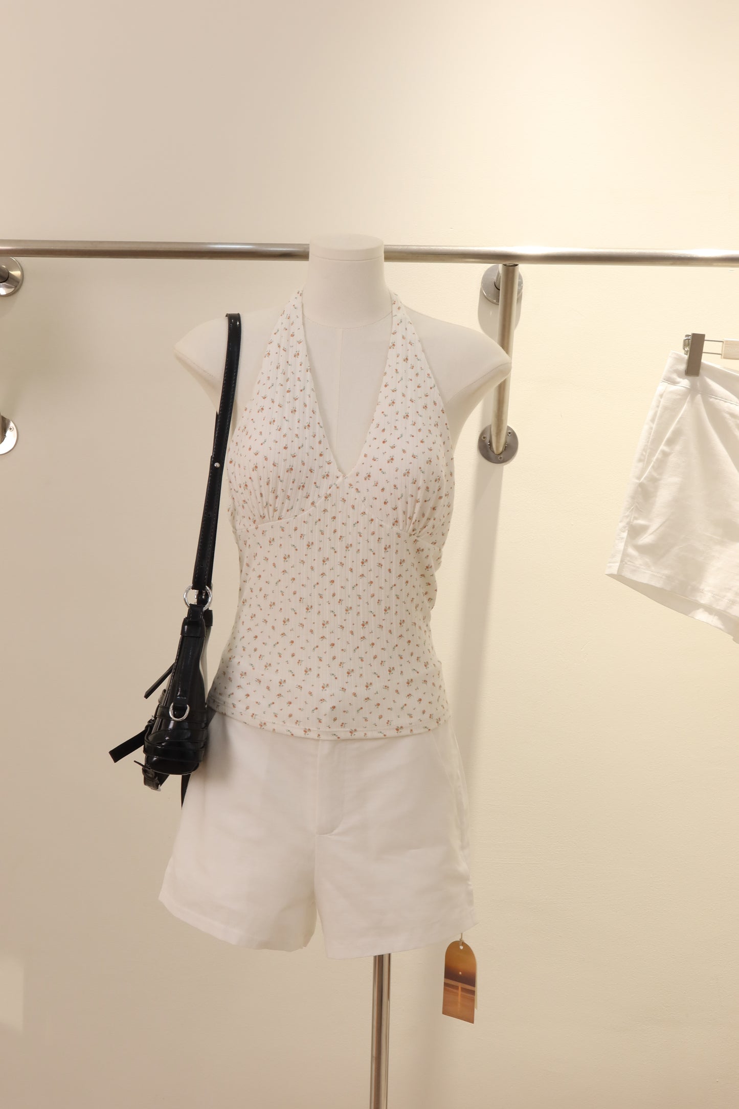 WHITE LINEN SHORTS