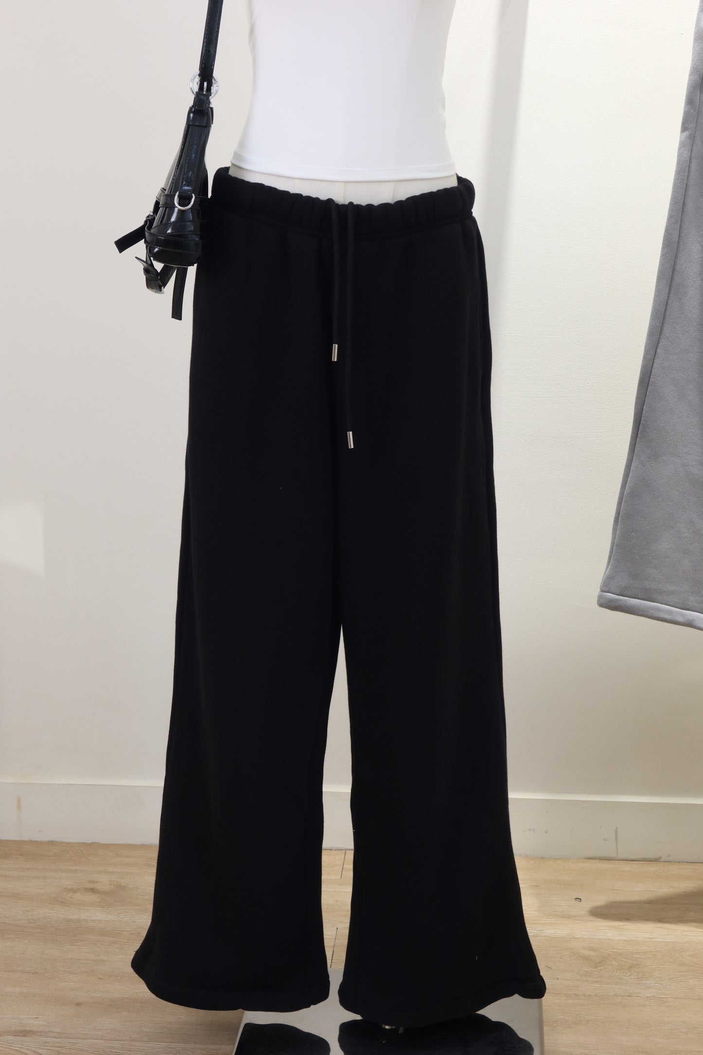THICK SOFT sweatpants
