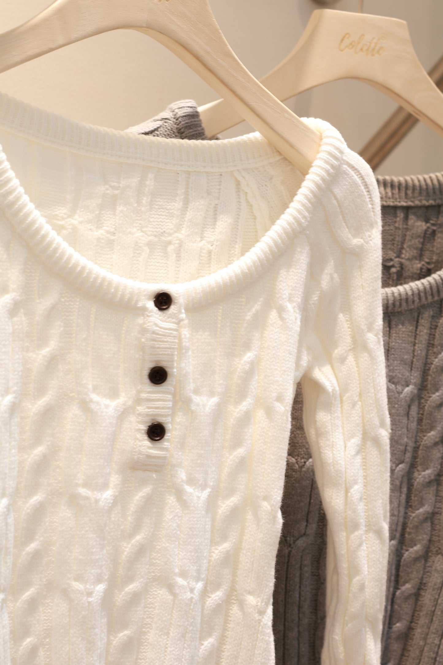 Knitted buttons long sleeve
