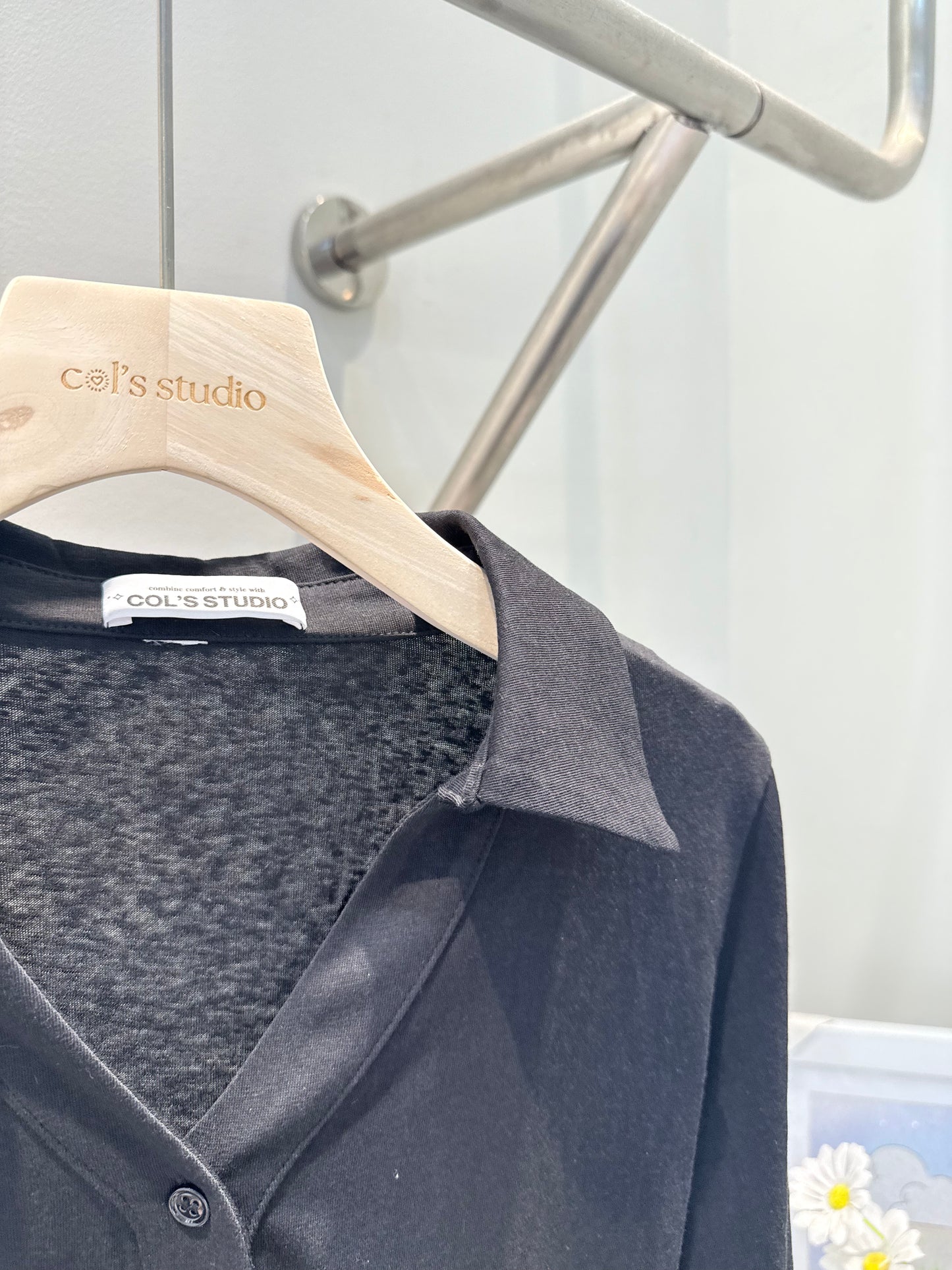 Buttoned long sleeve top