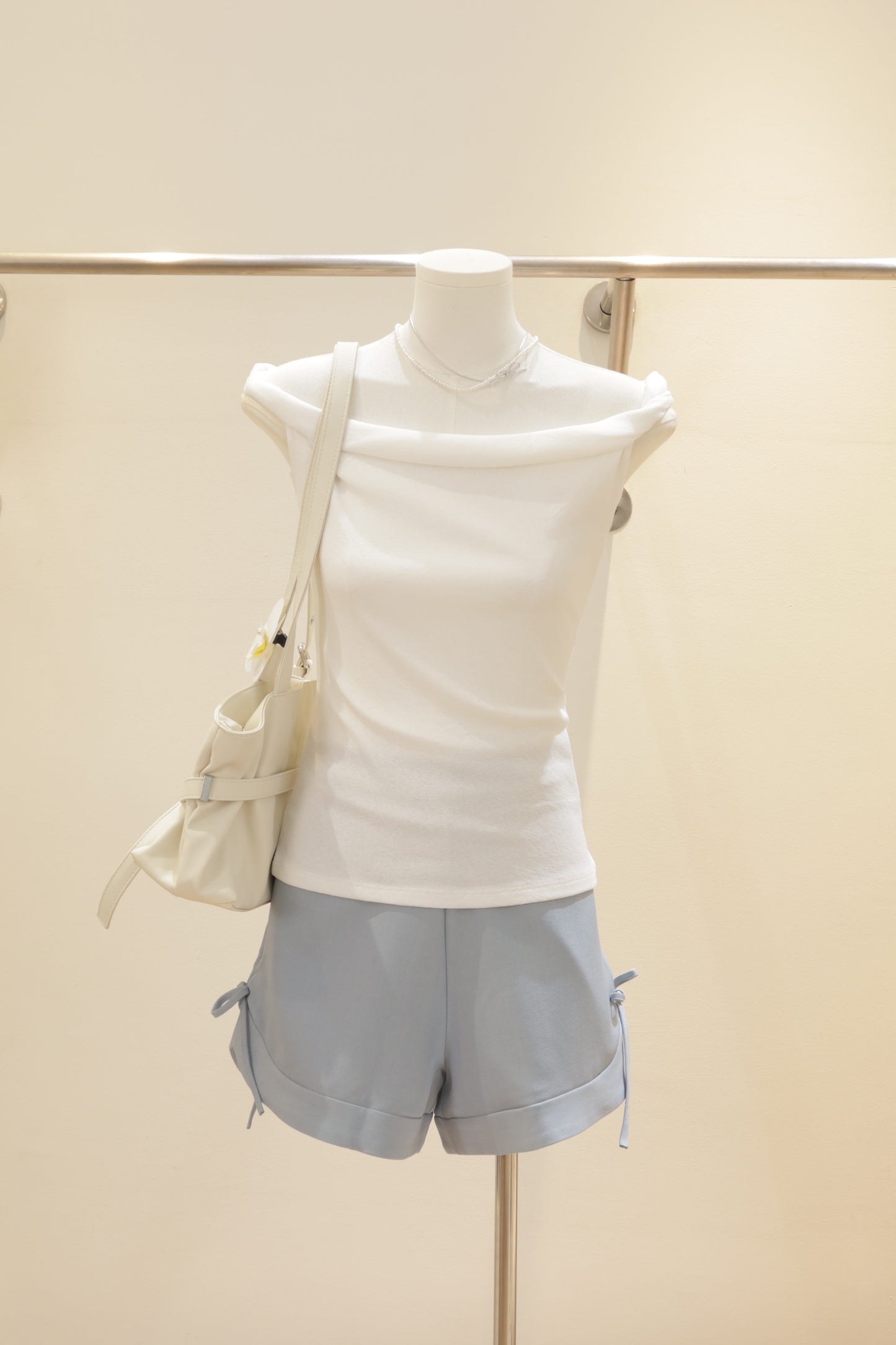 Blue ribbon trouser shorts