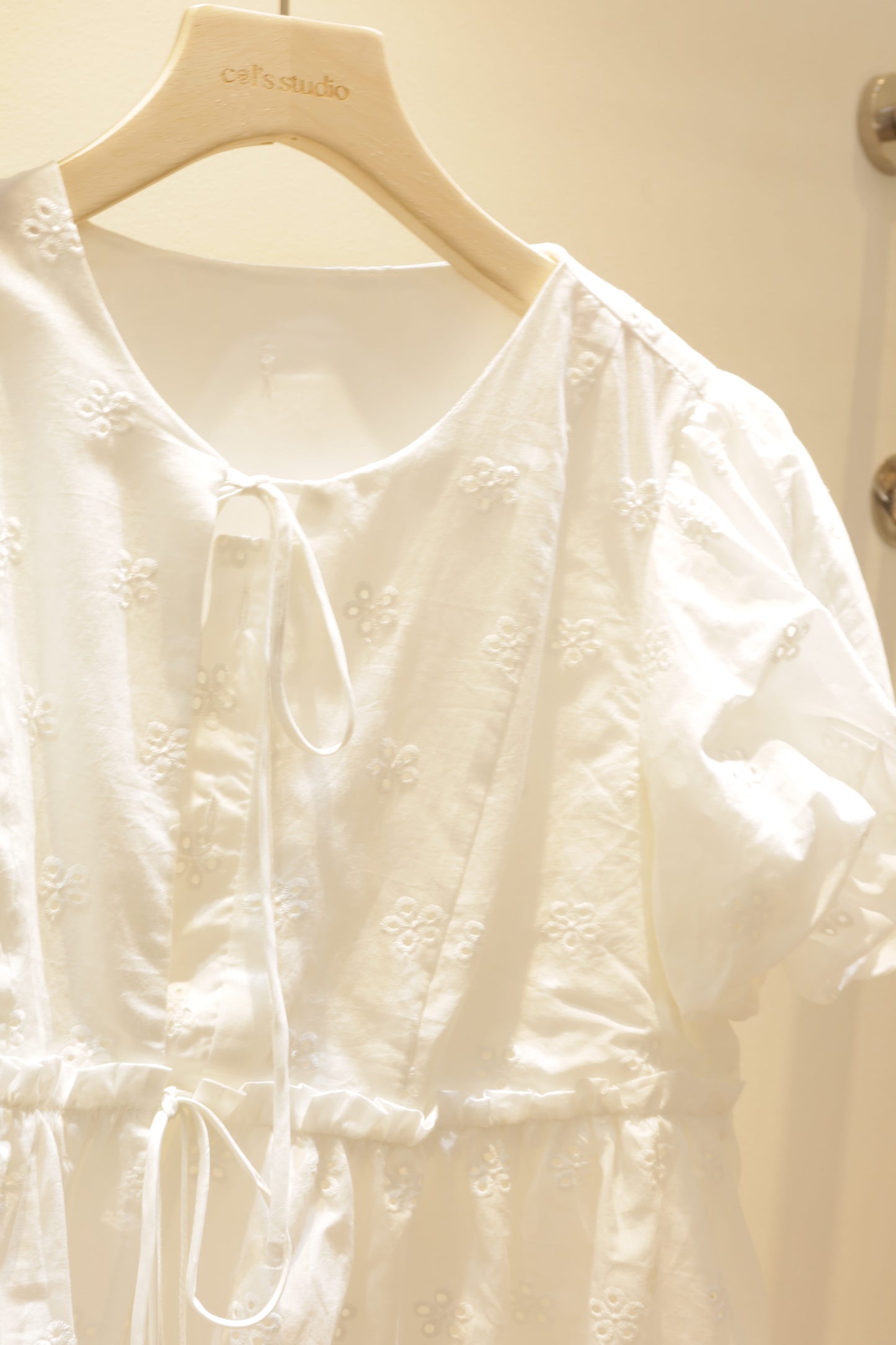 NO puffy sleeves top