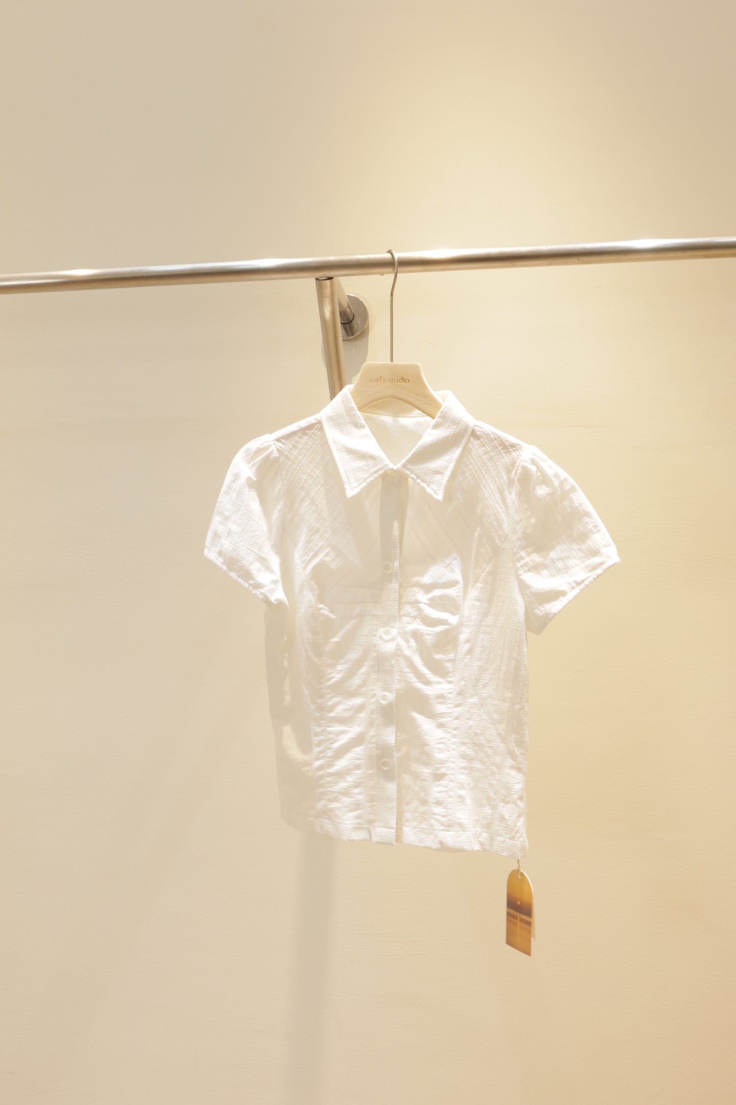 NO white blouse
