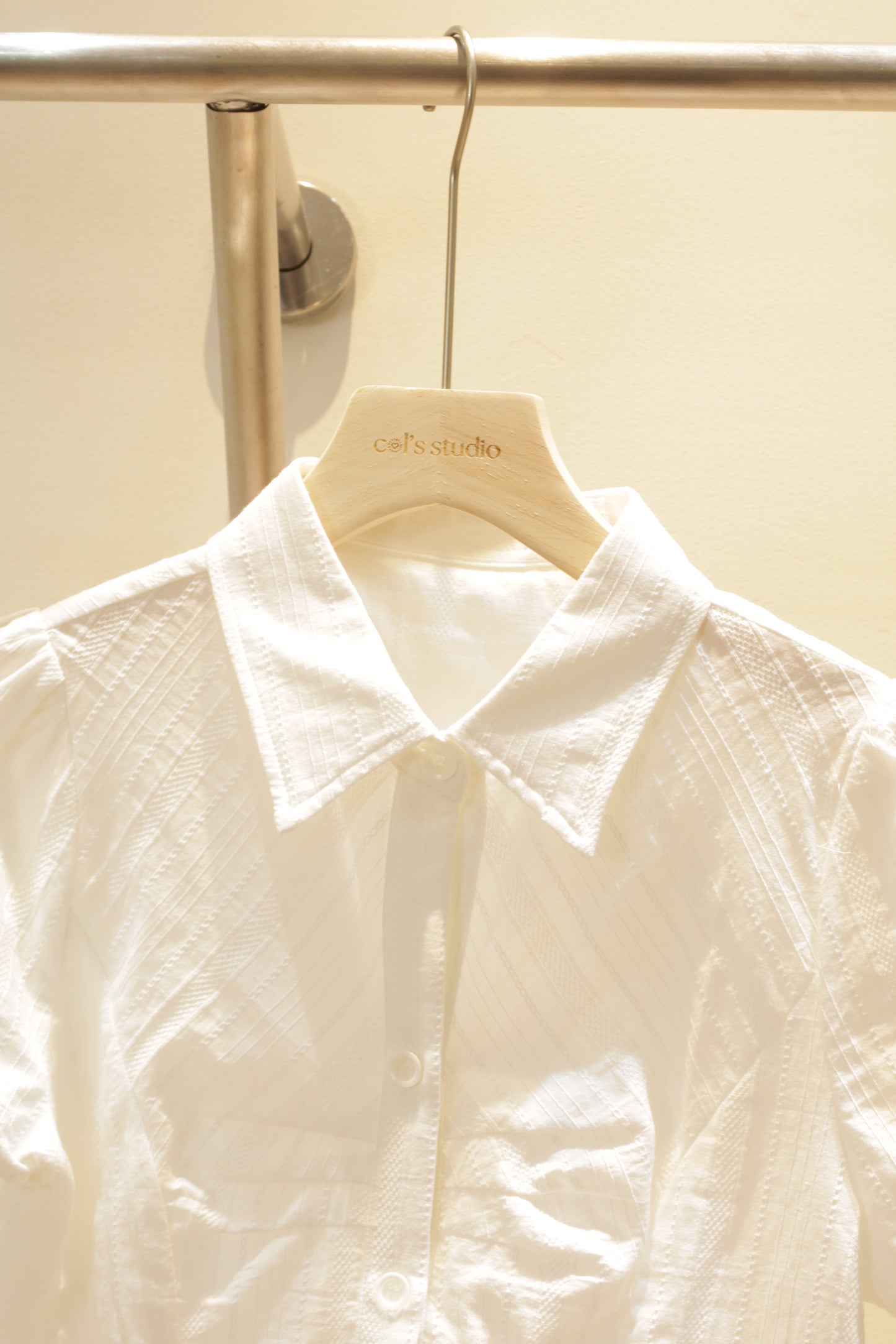 NO white blouse