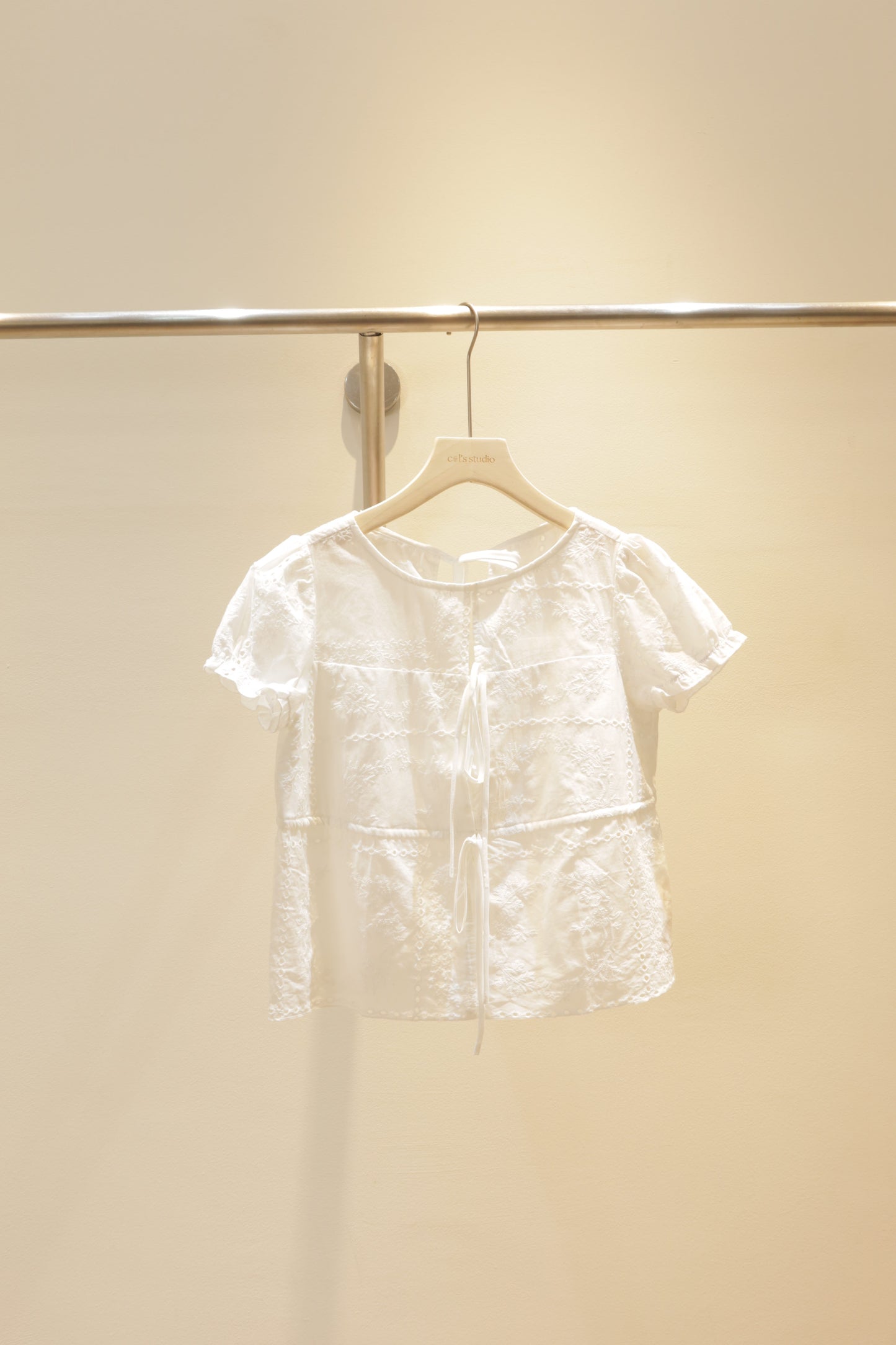 Floral embroidered short sleeve