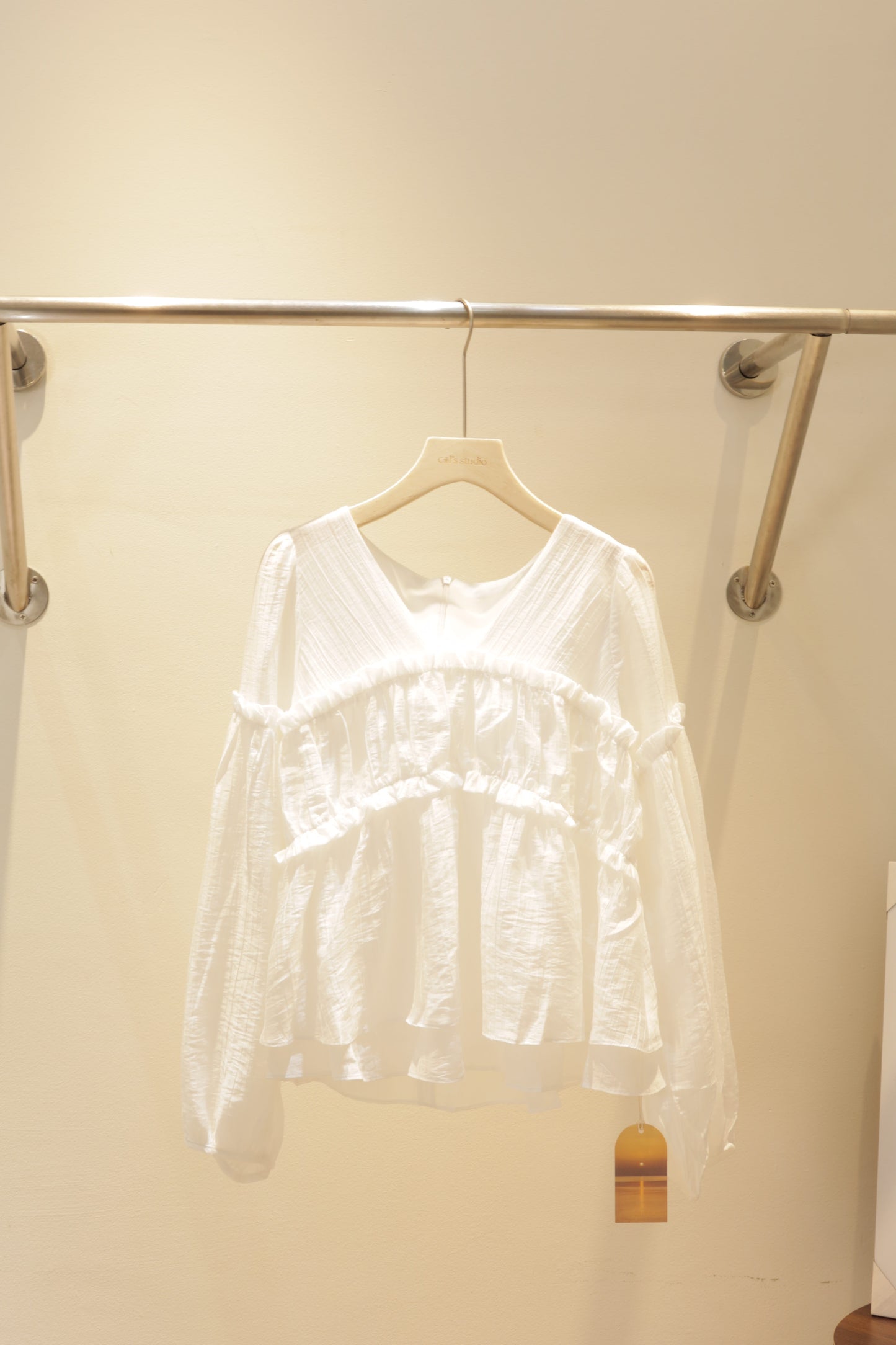 NO white flowy blouse