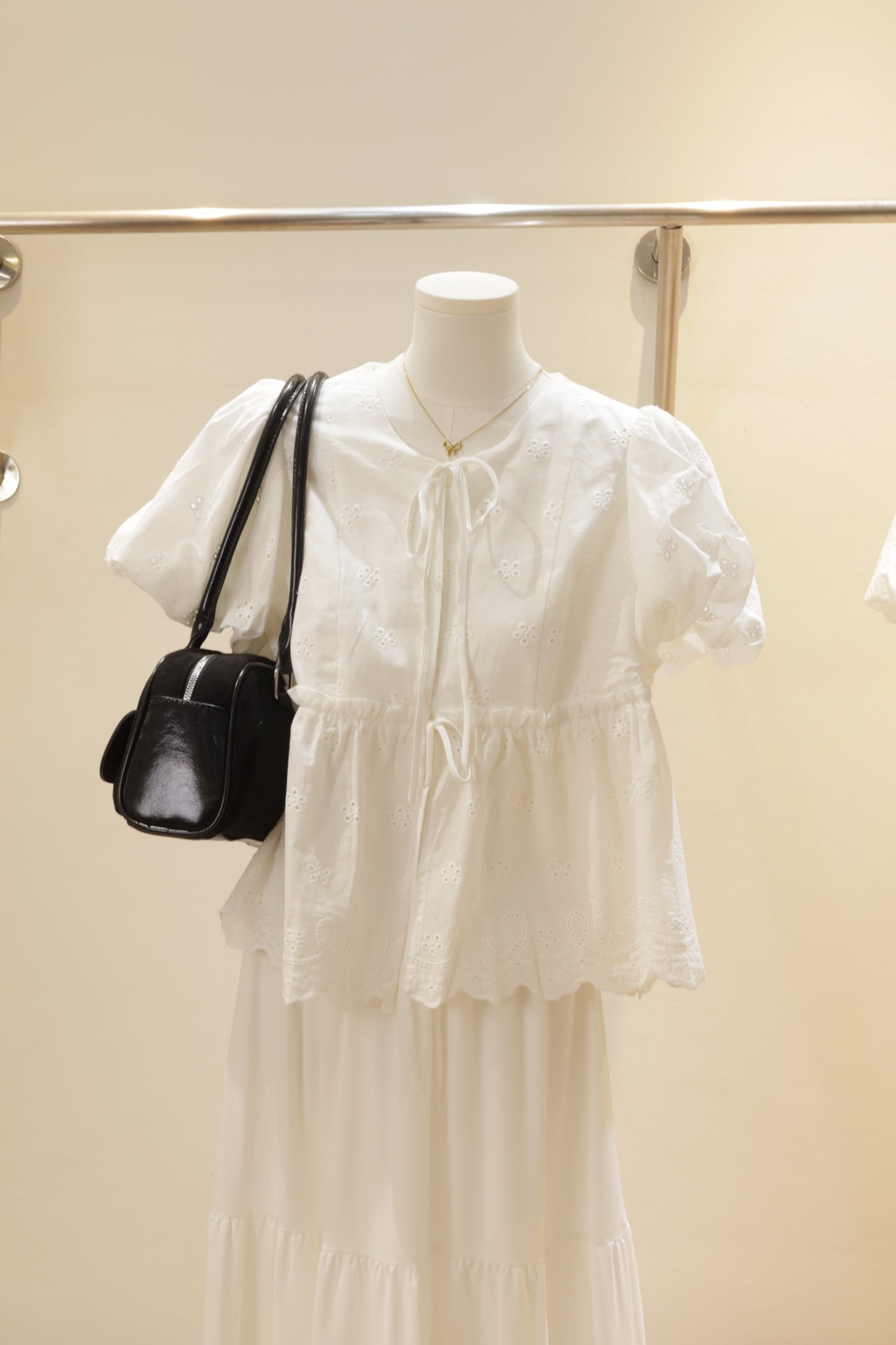 NO puffy sleeves top