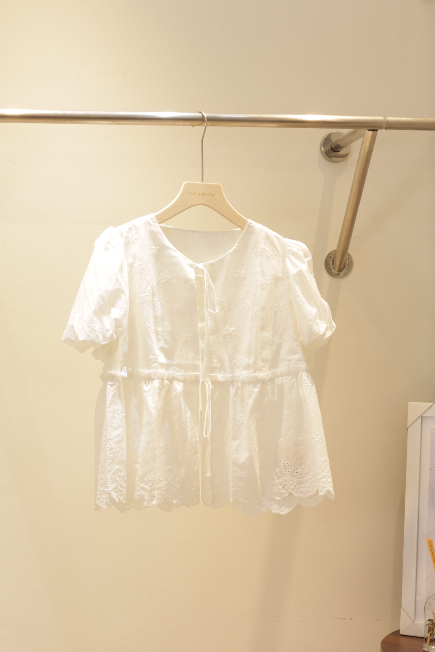 NO puffy sleeves top