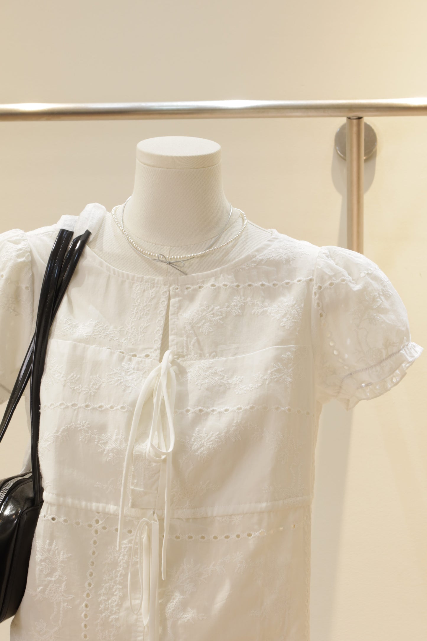 Floral embroidered short sleeve