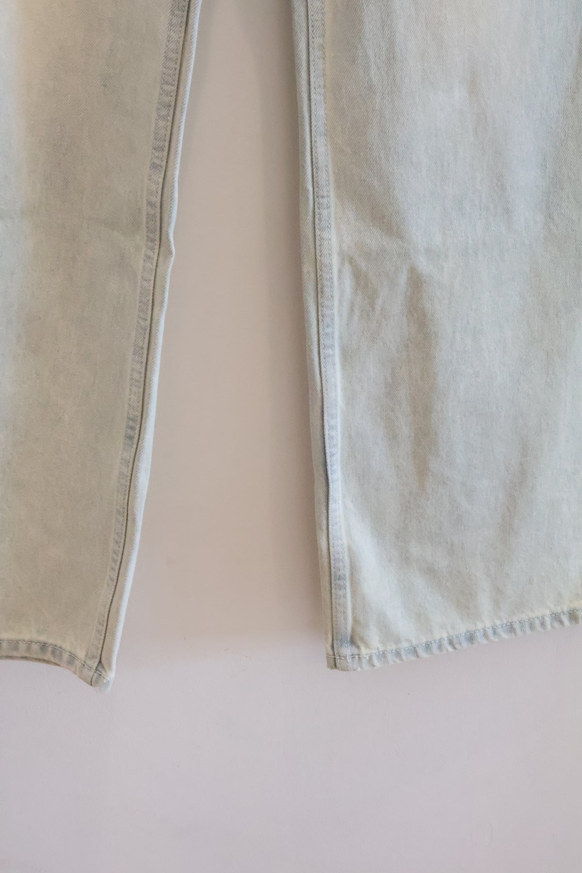 SO HOT American Vintage Washed Light Straight Jeans