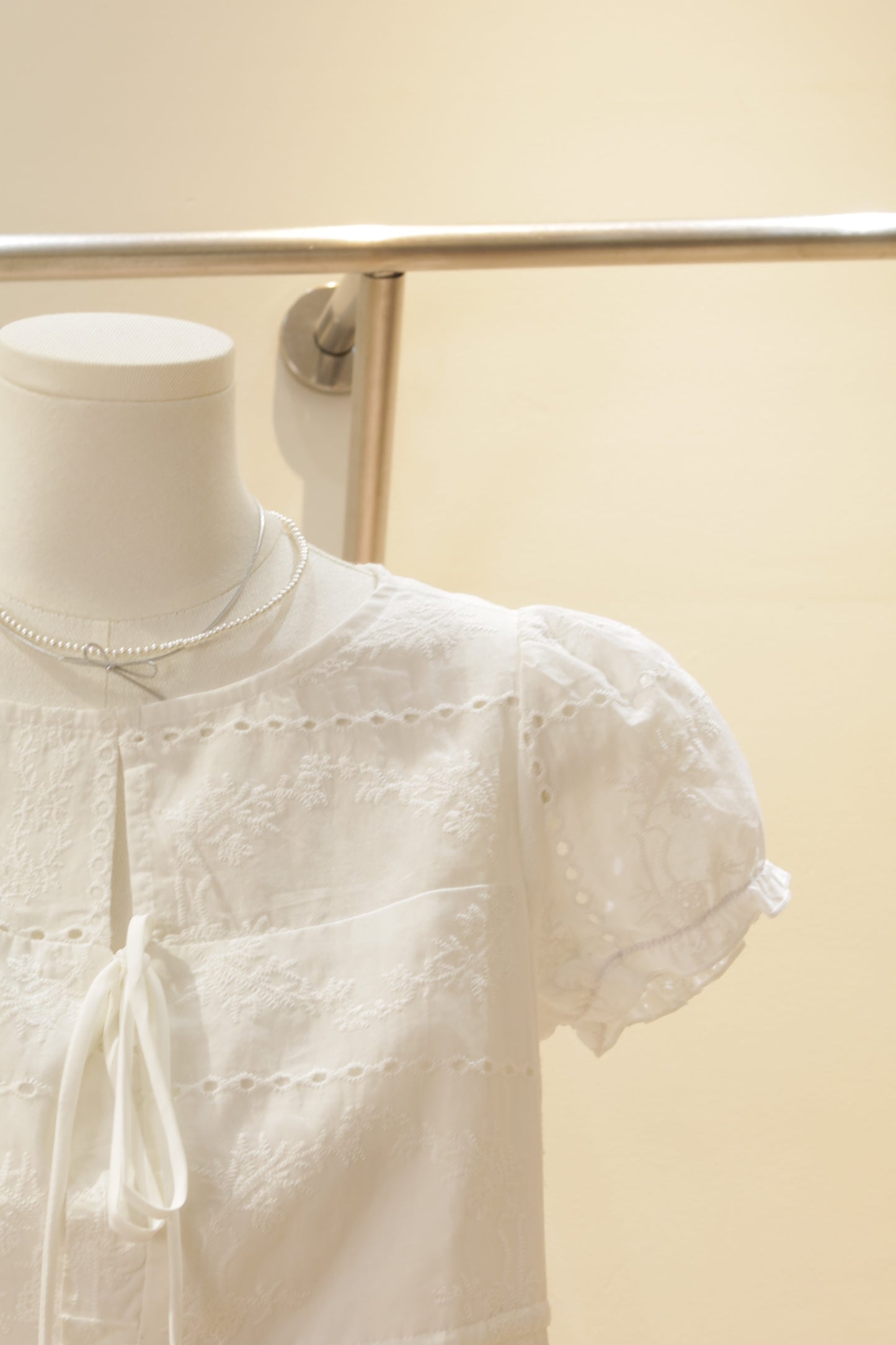 Floral embroidered short sleeve