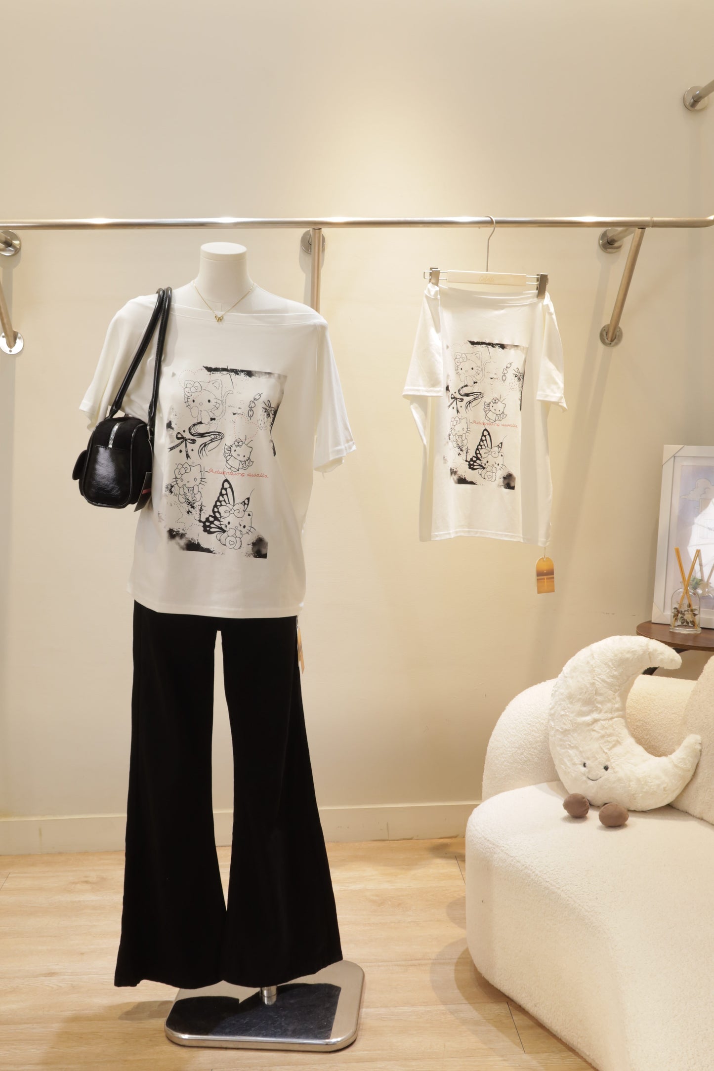 Hello kitty half shoulder tee