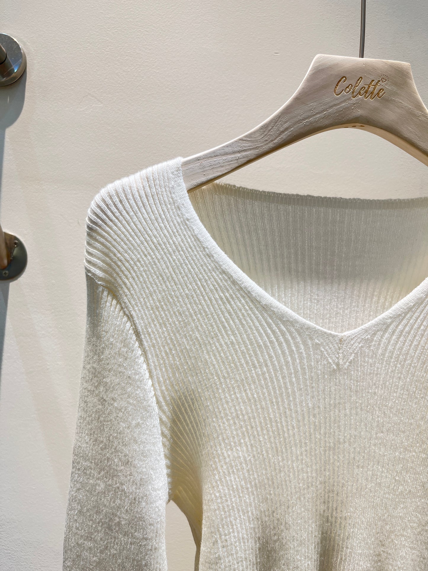 WHITE V NECK SWEATER