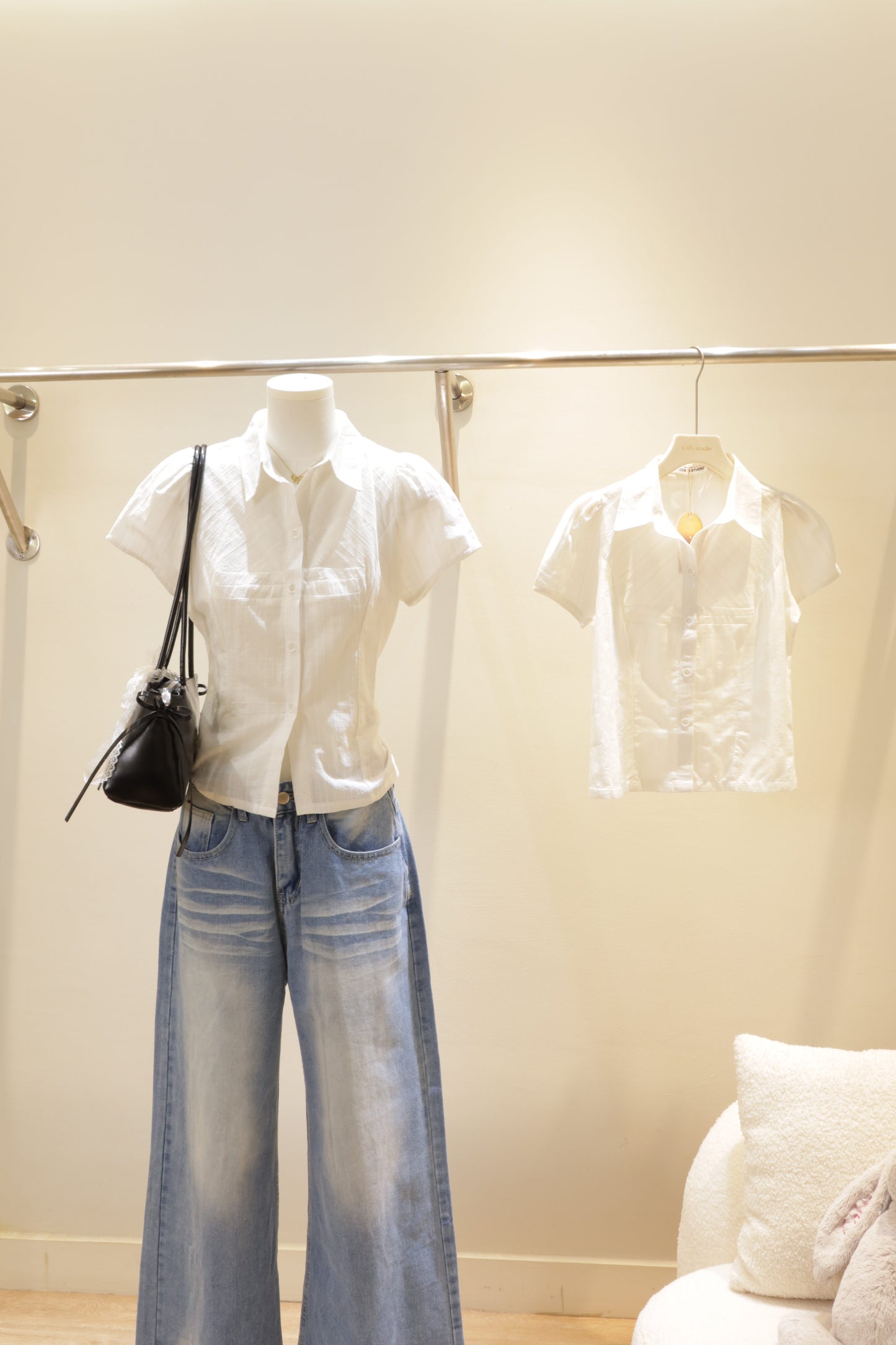 NO white blouse