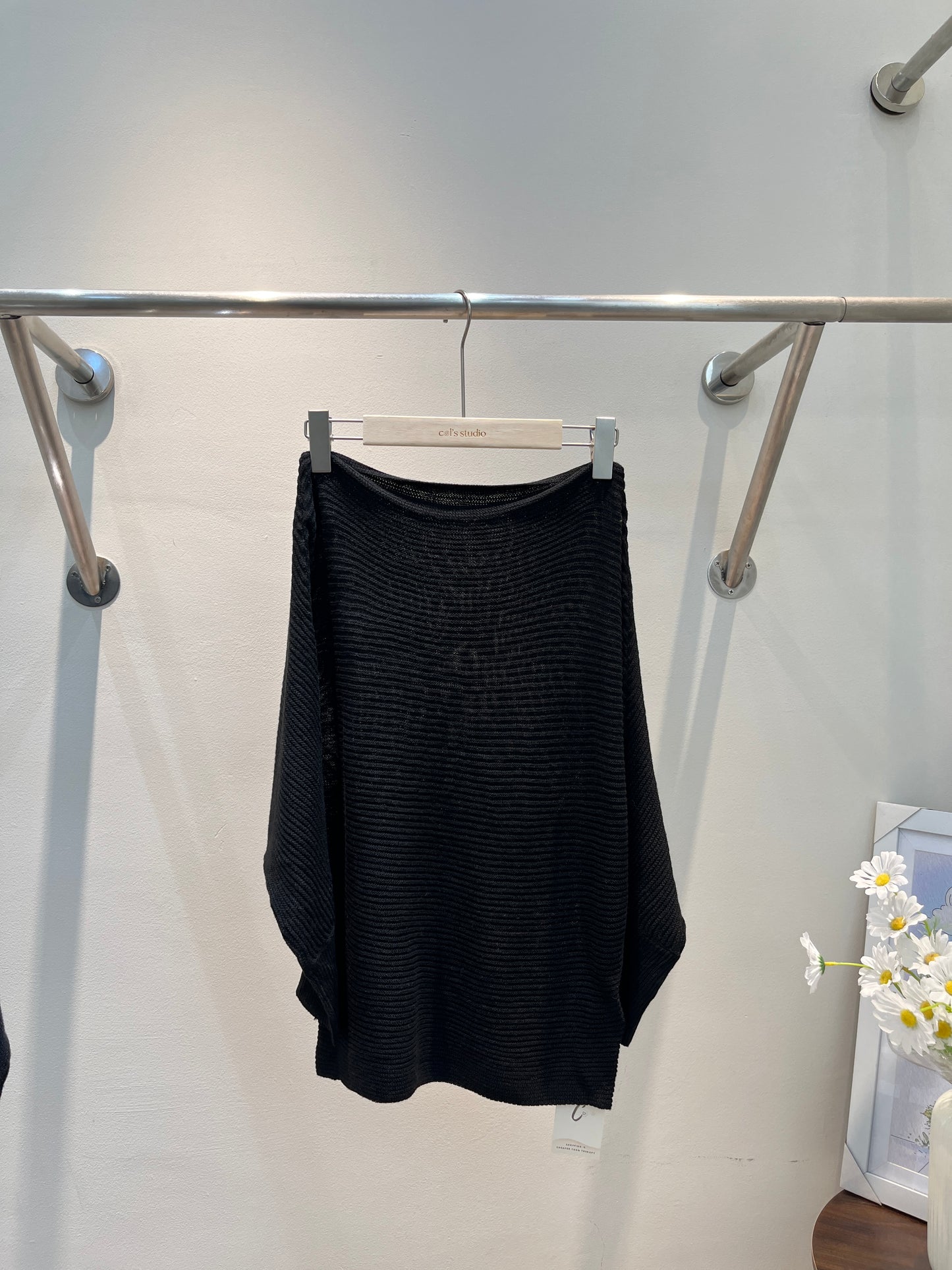 KNITTED BLACK SWEATER