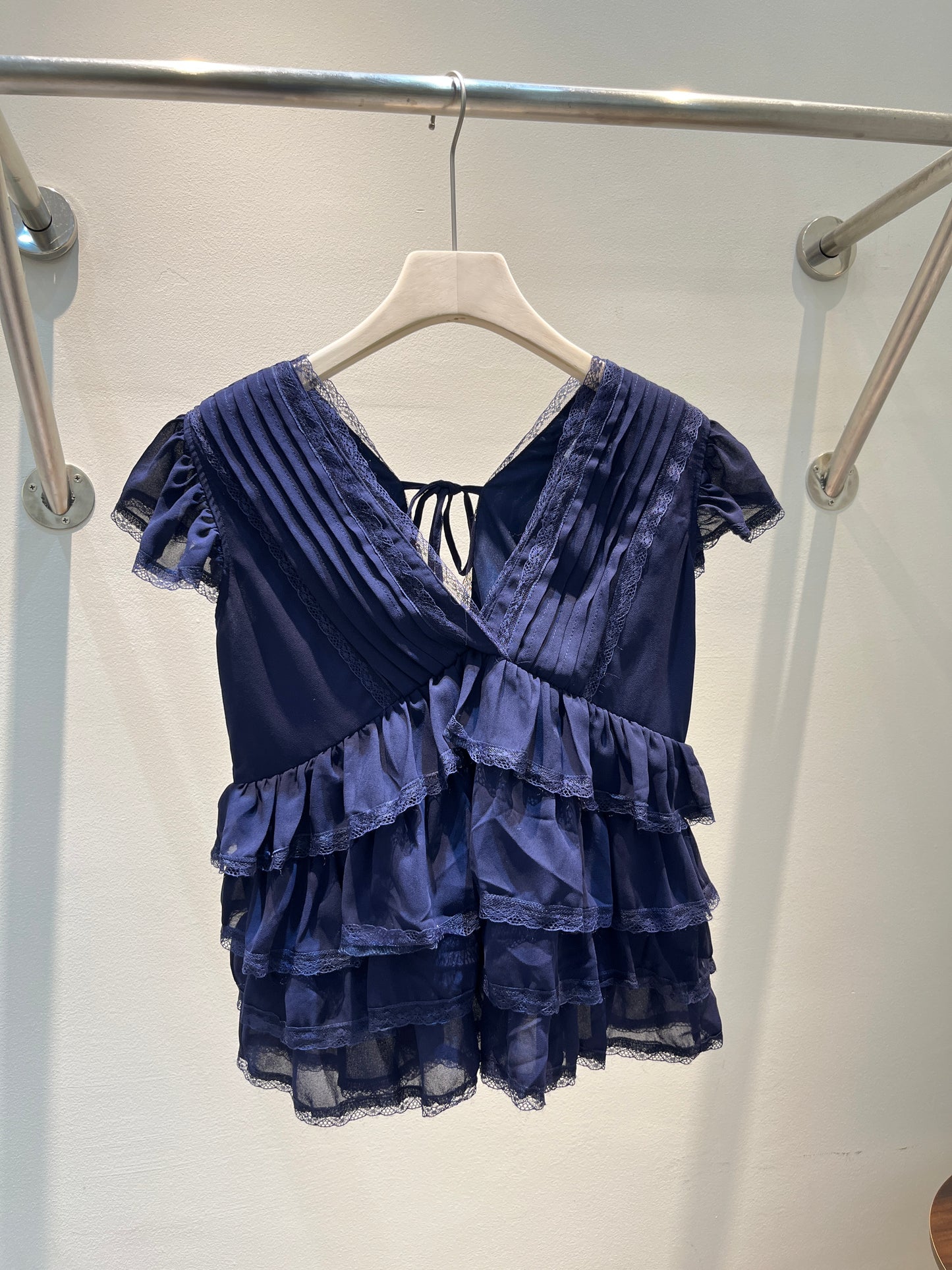 Ruffled mesh short sleeve top