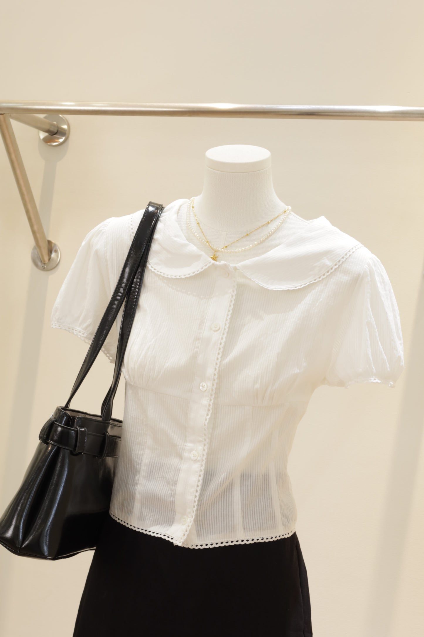 CC collar white top