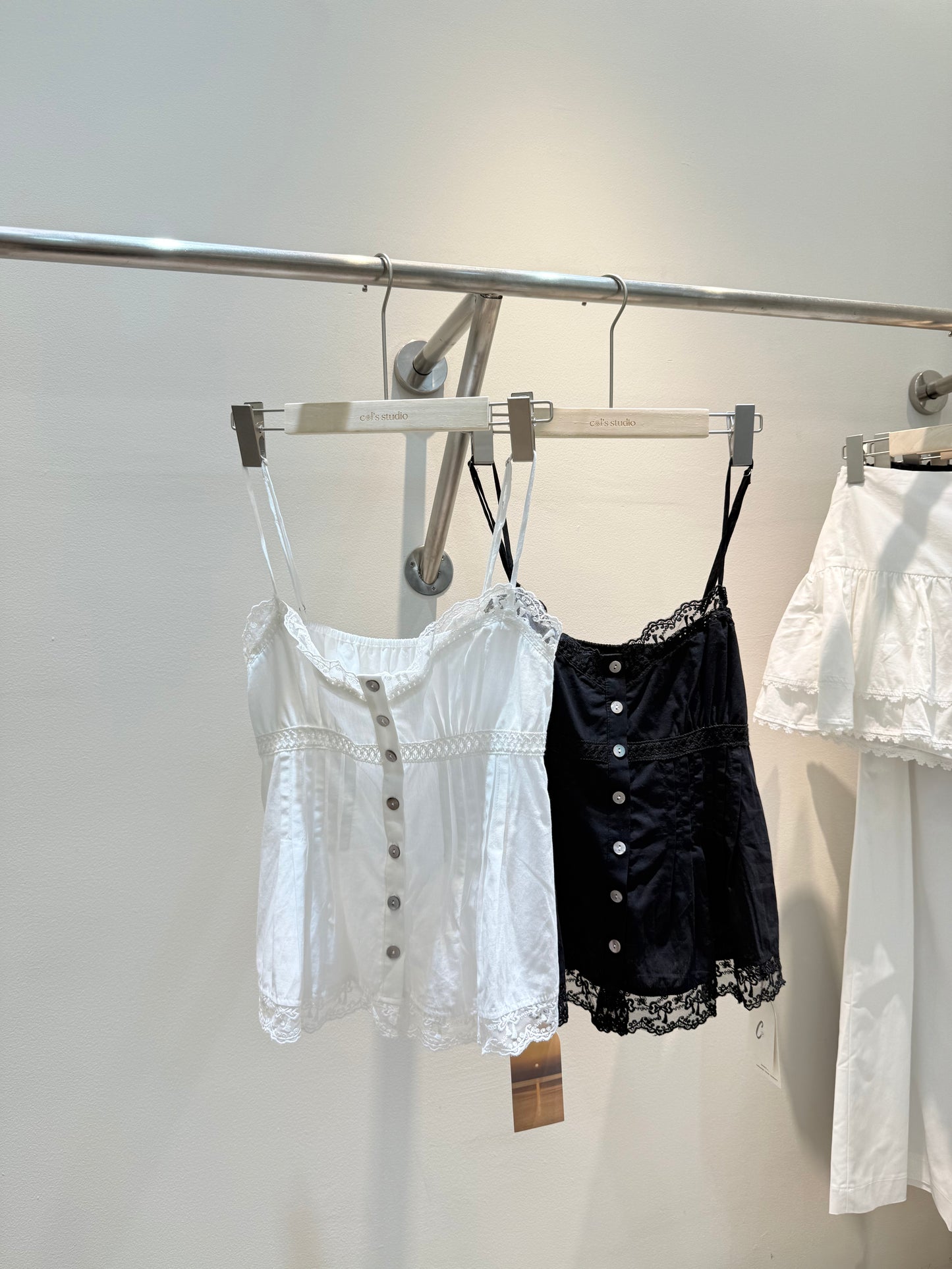 Lace buttons flowy top