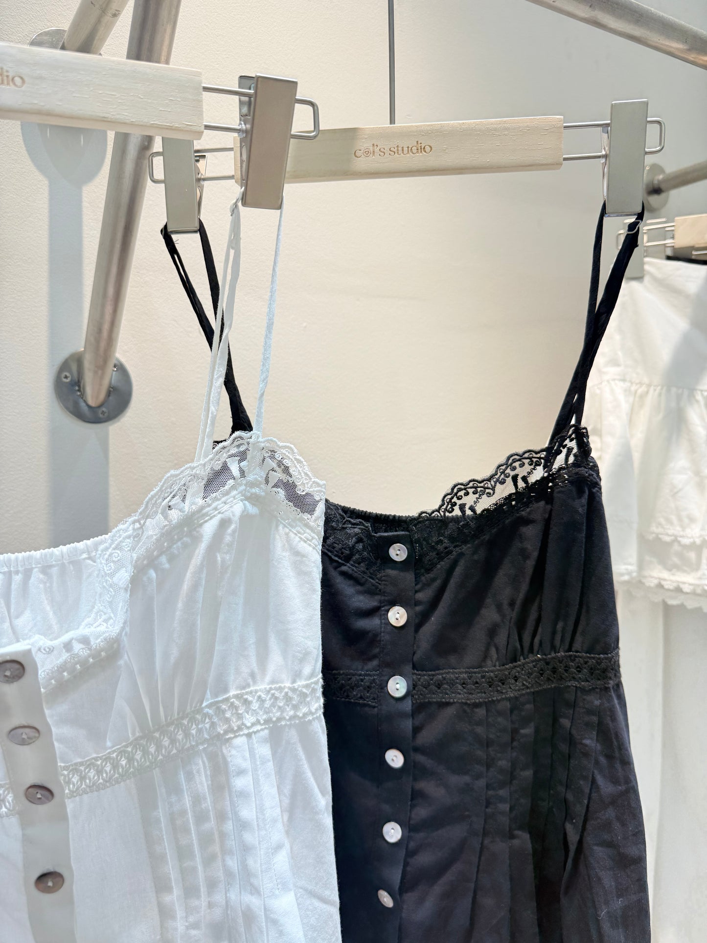 Lace buttons flowy top
