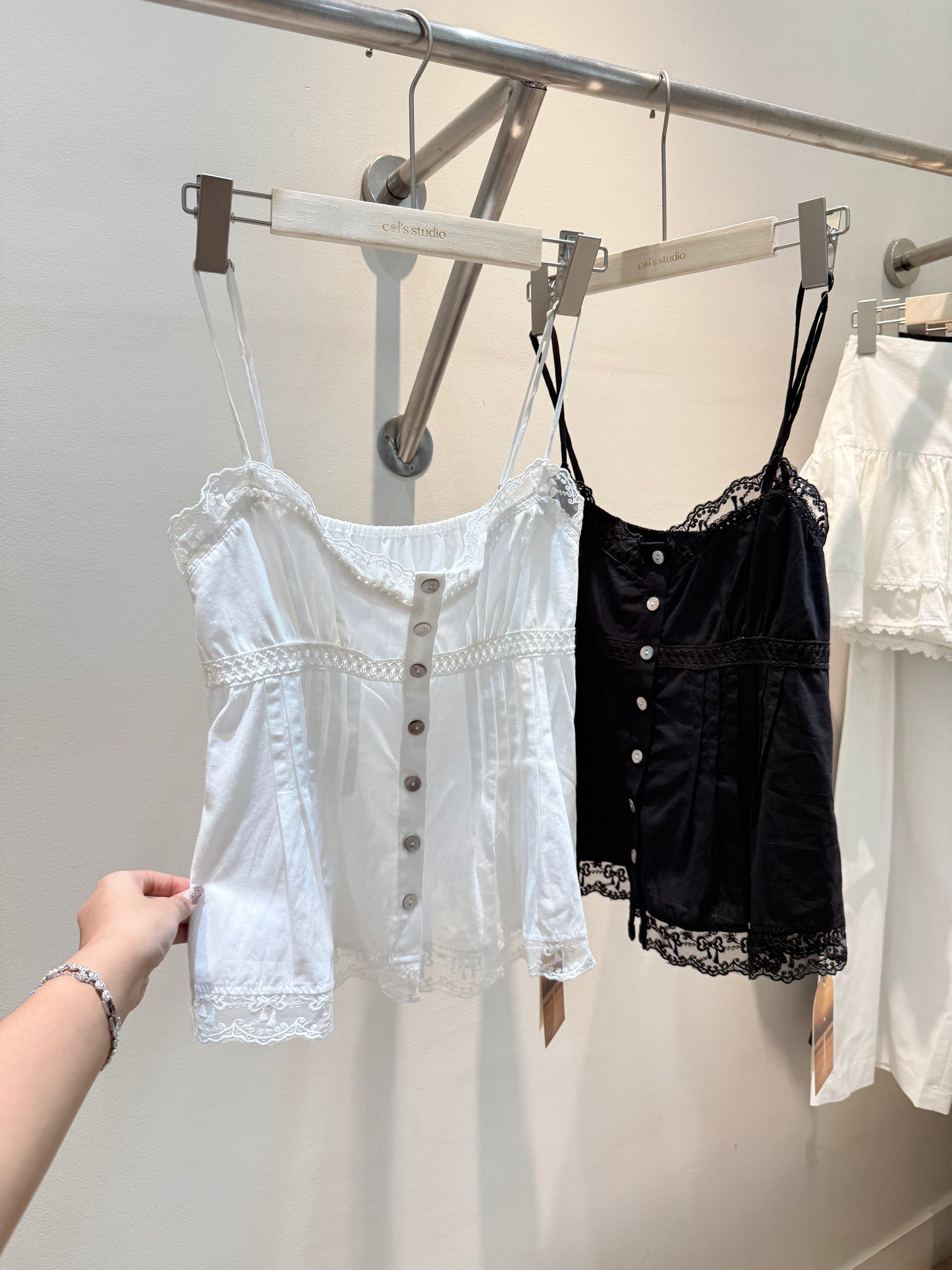 Lace buttons flowy top