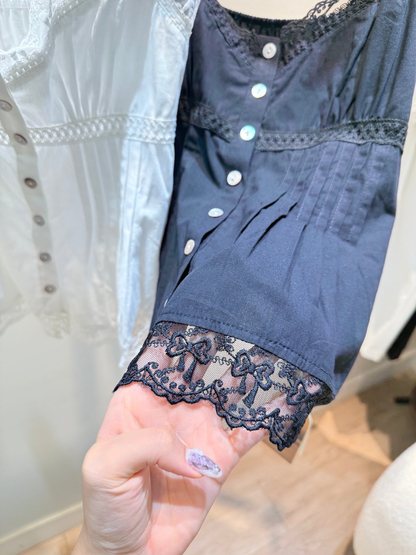 Lace buttons flowy top