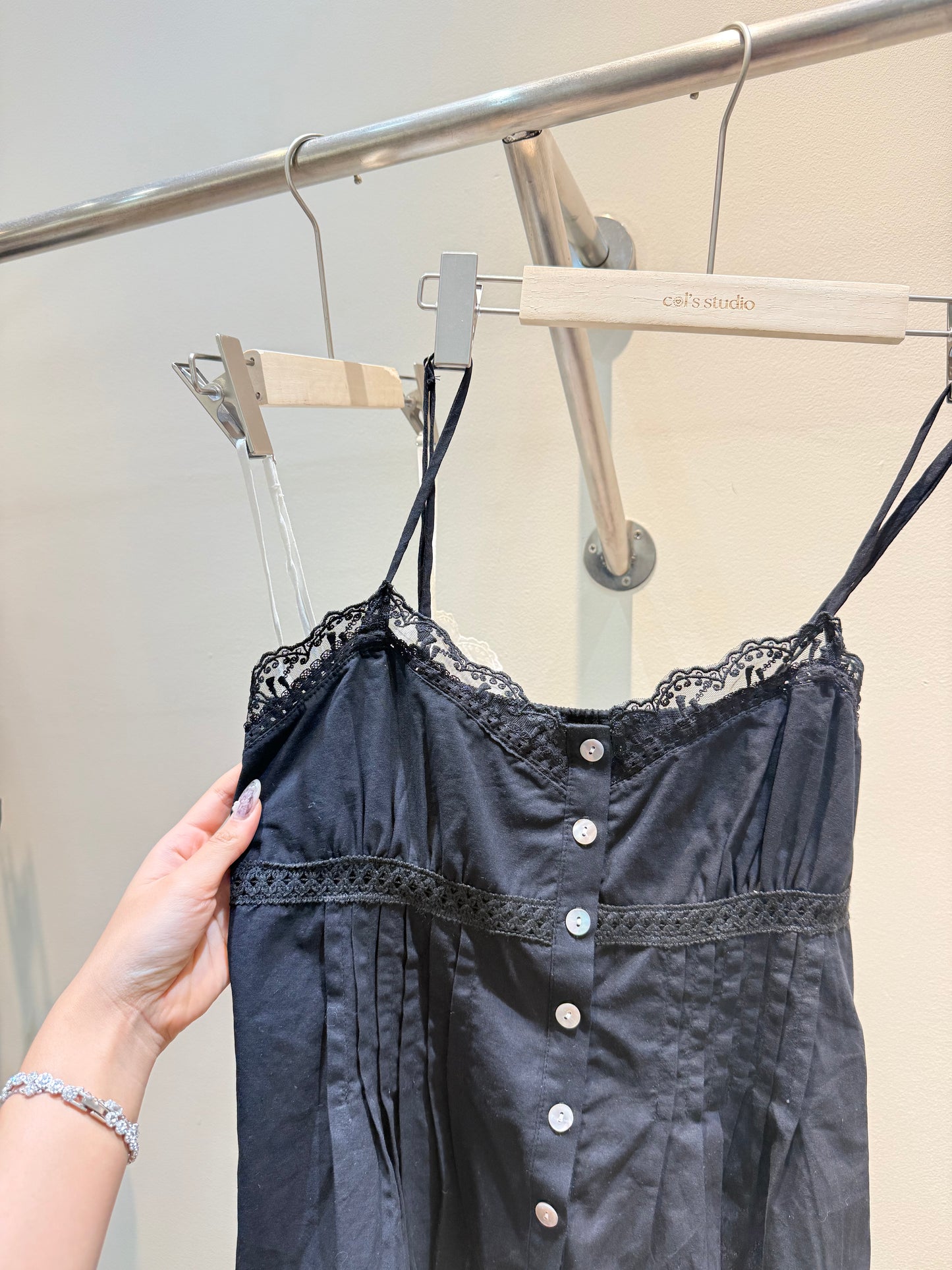 Lace buttons flowy top