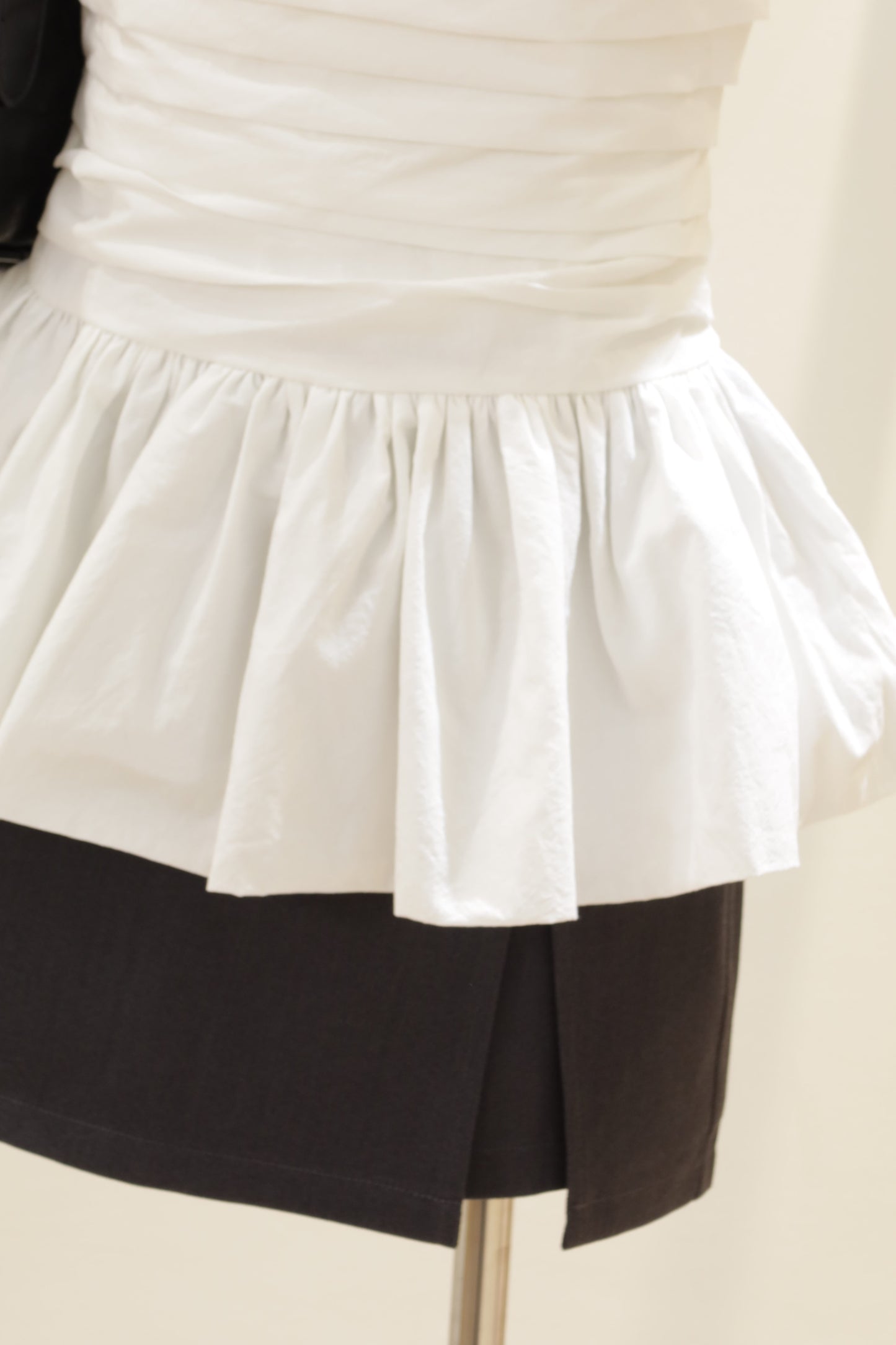 Tube flowy top