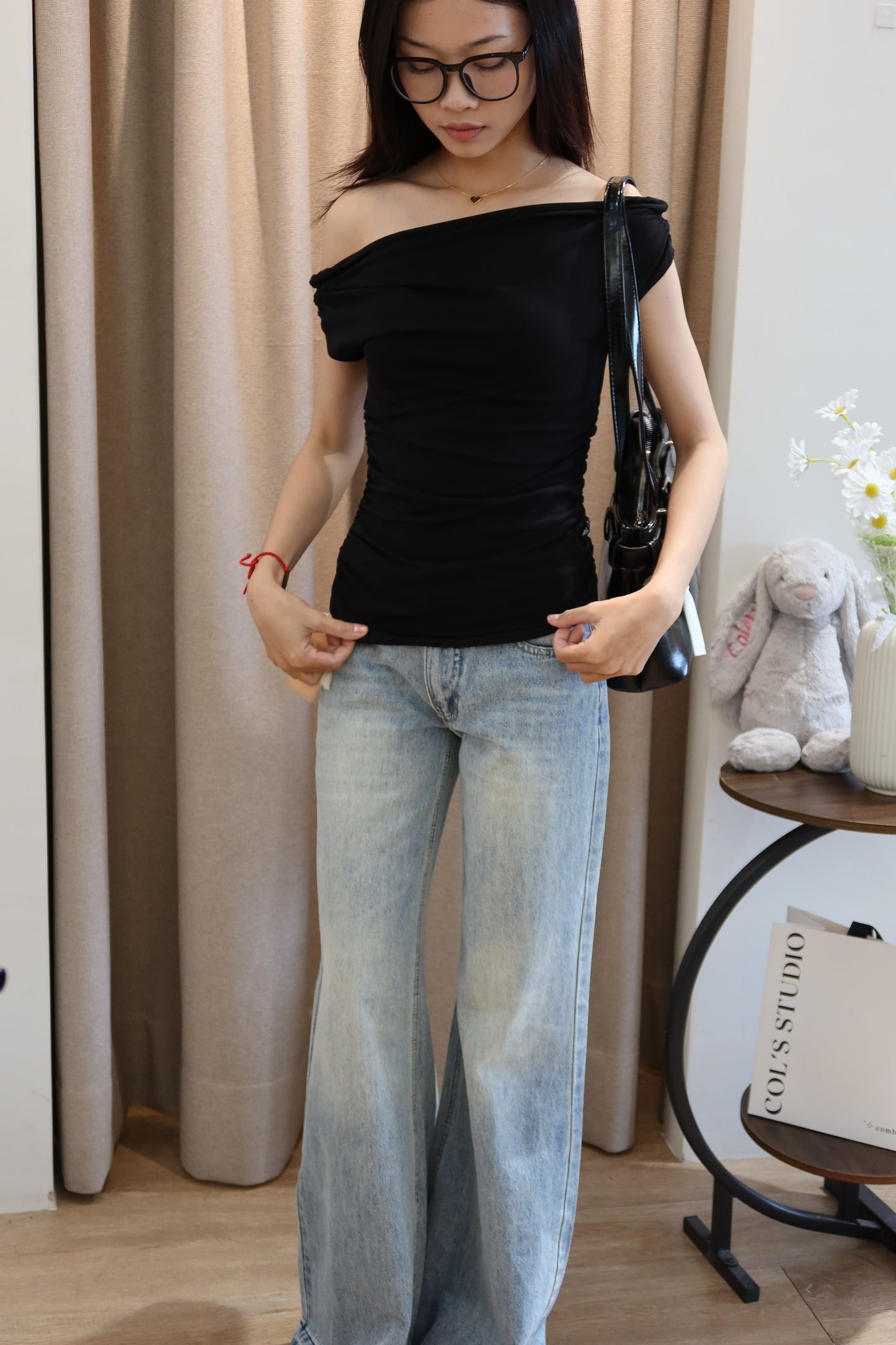plain waist cinch off shoulder top