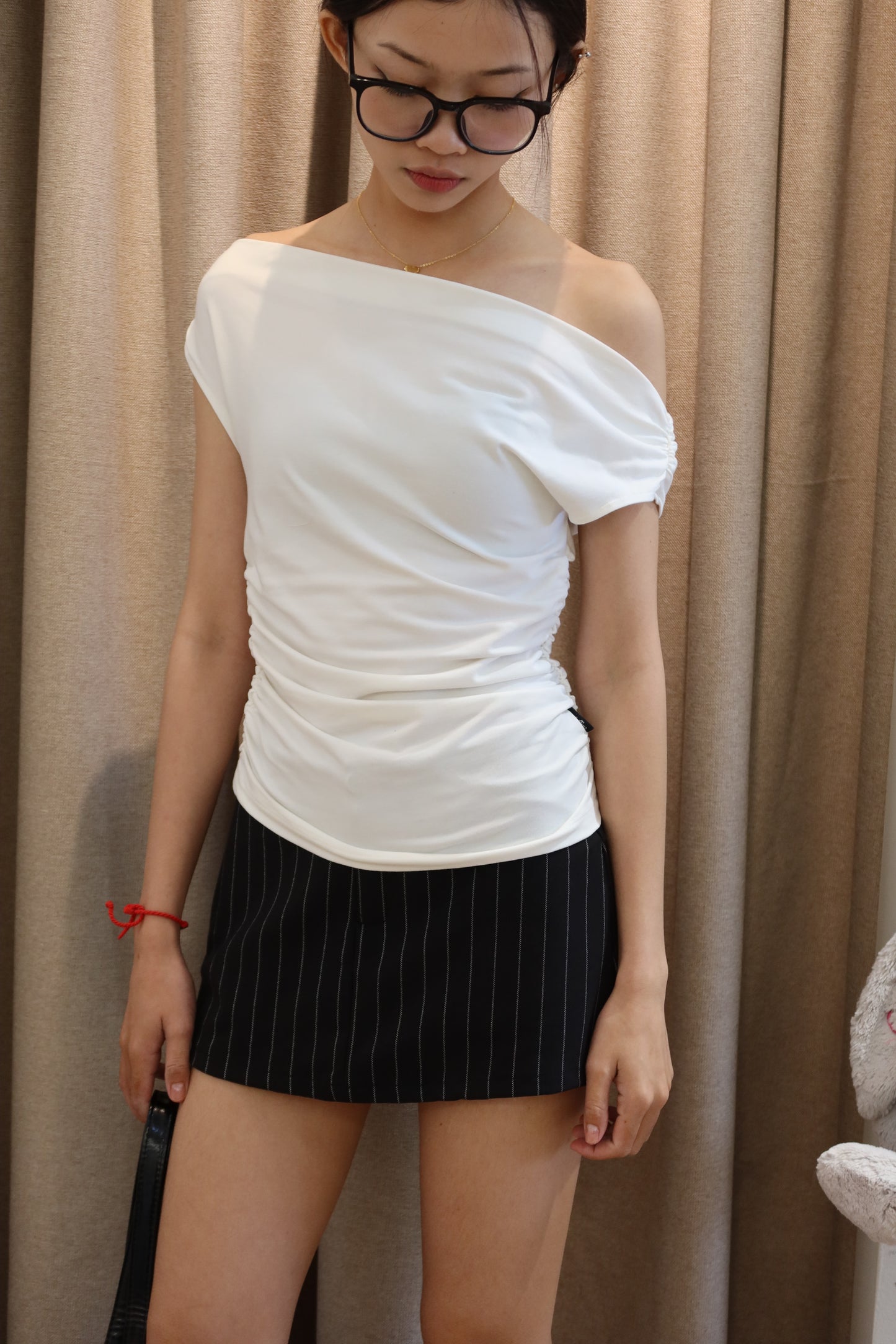 plain waist cinch off shoulder top
