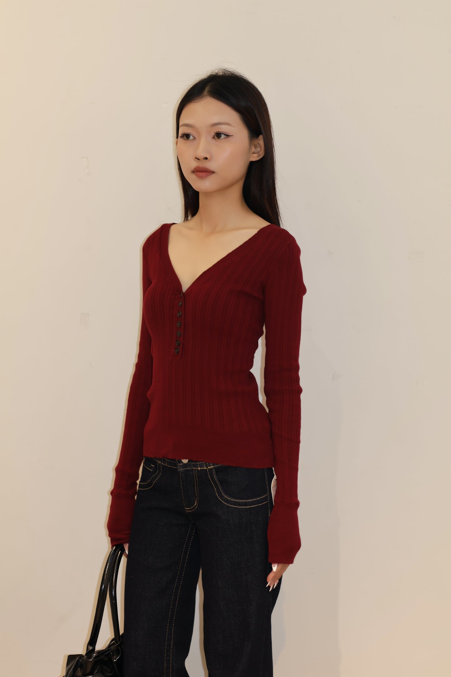 RED V NECK LONG SLEEVE TOP