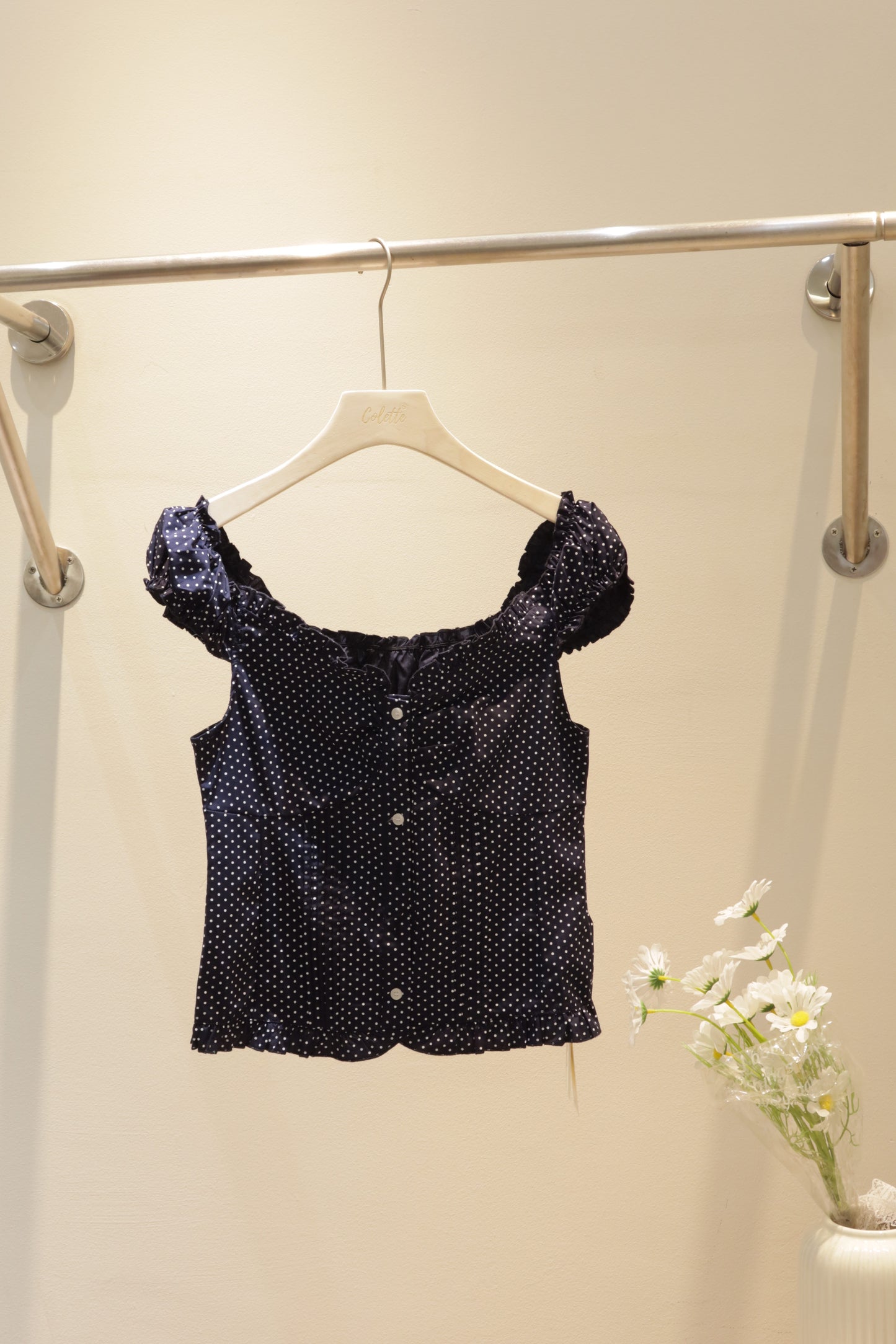 BM polkadot buttoned v top