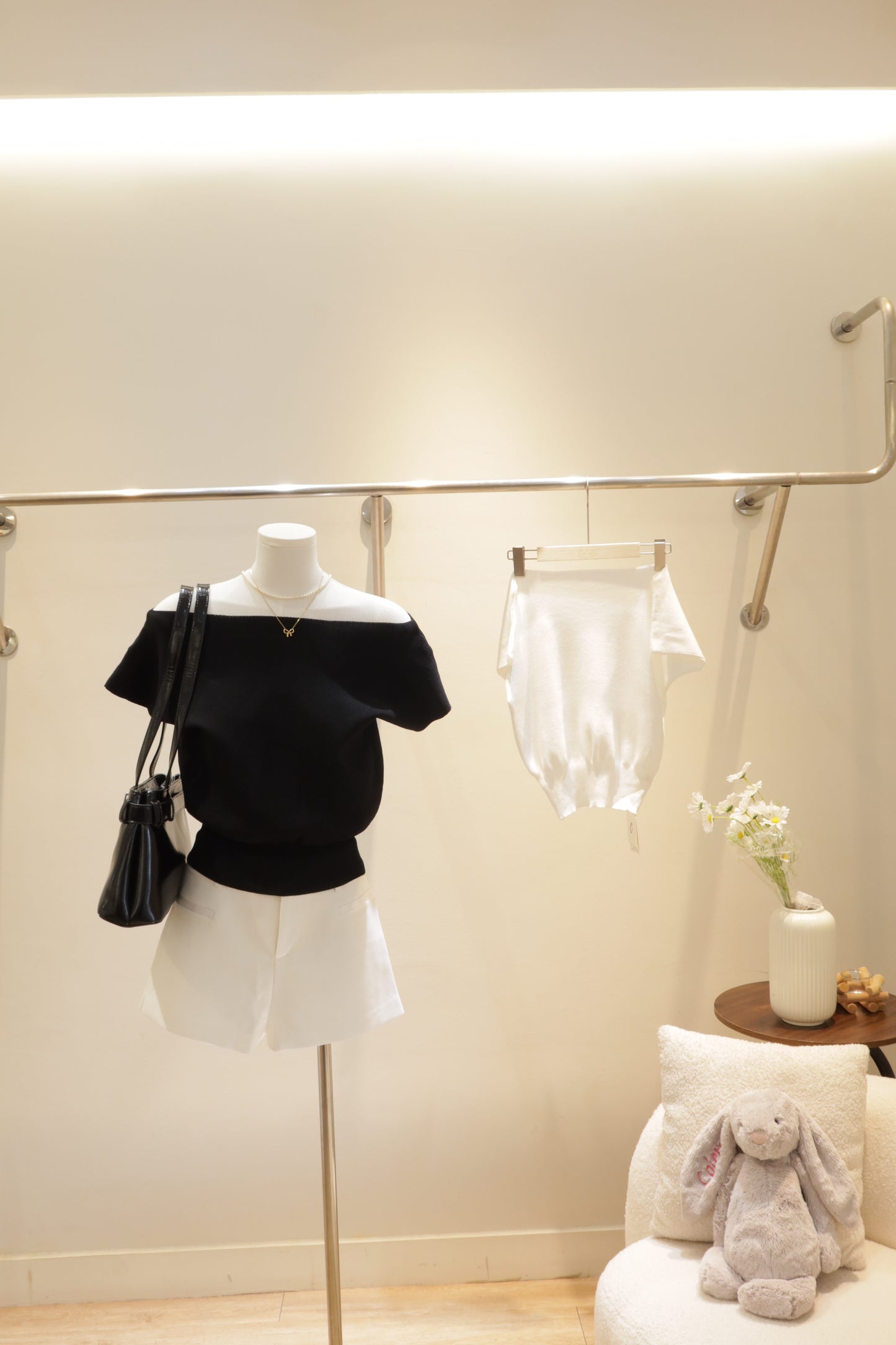 MINIMAL OFF SHOULDER