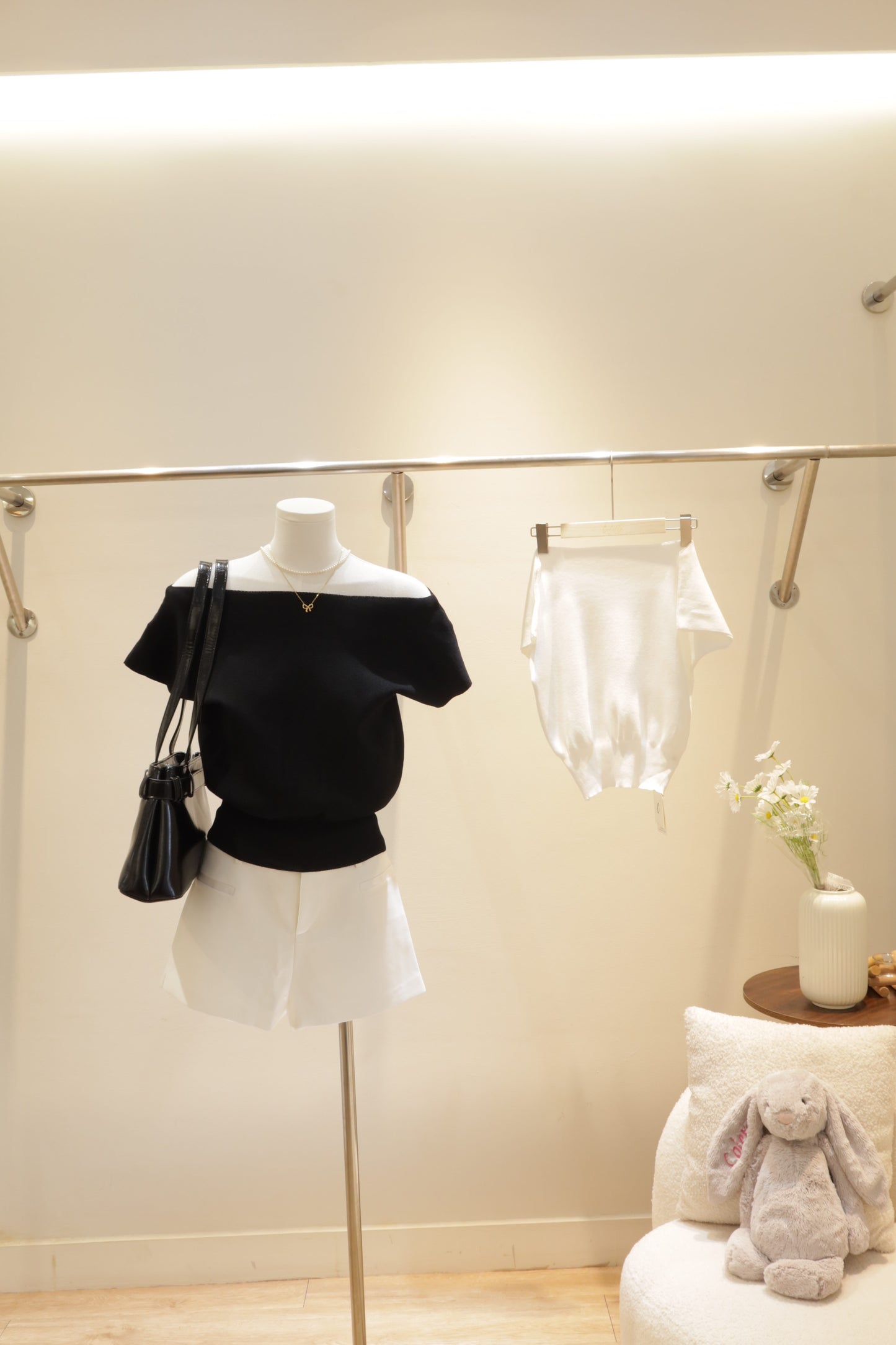 MINIMAL OFF SHOULDER