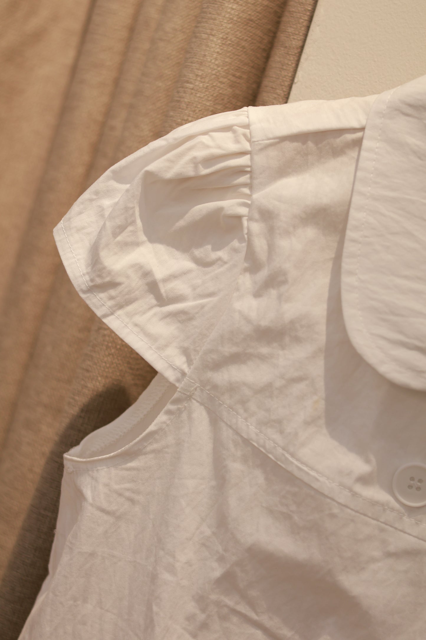 Buttons short sleeve white blouse