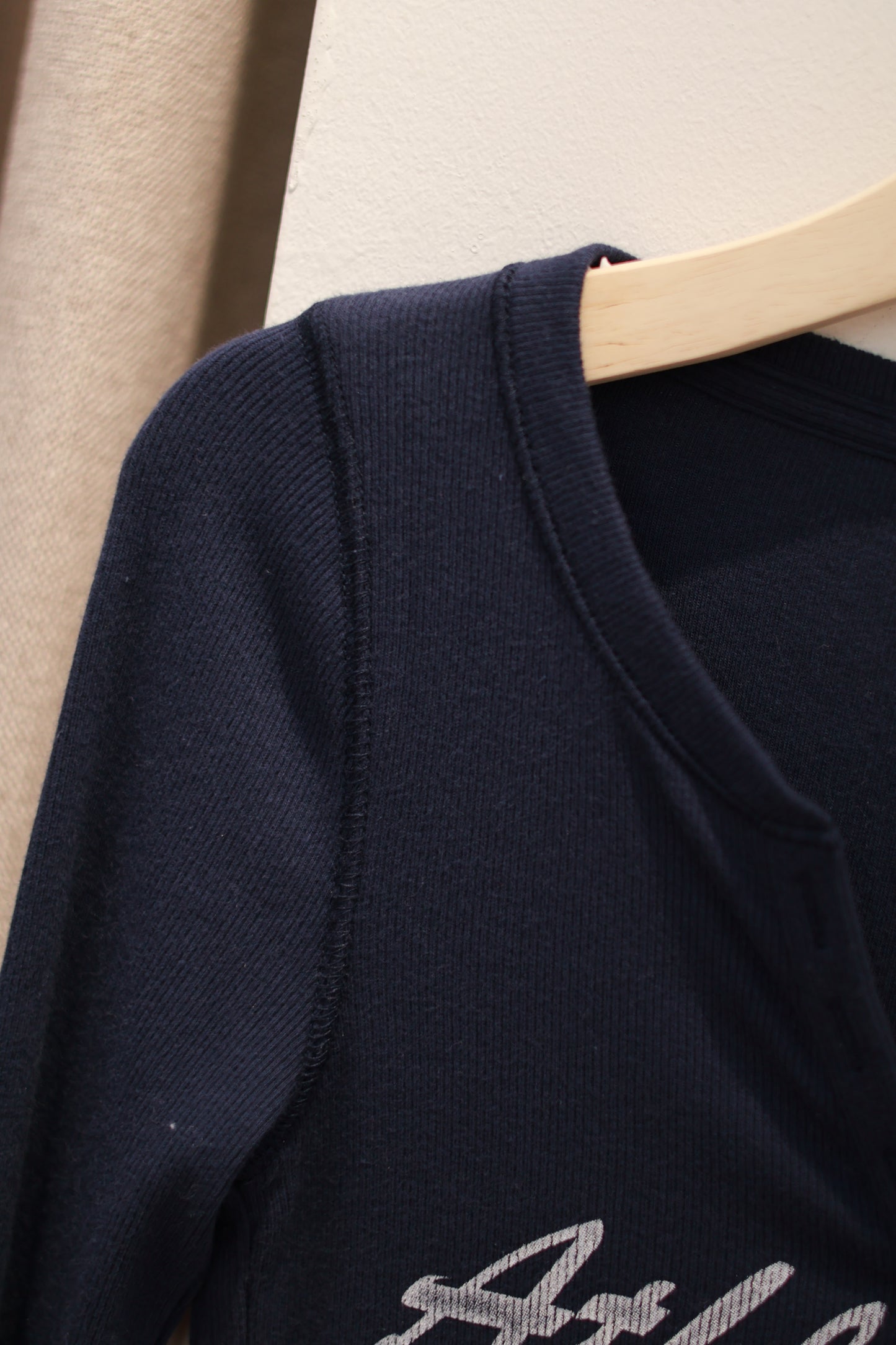 HOLLISTER NAVY LONG SLEEVE