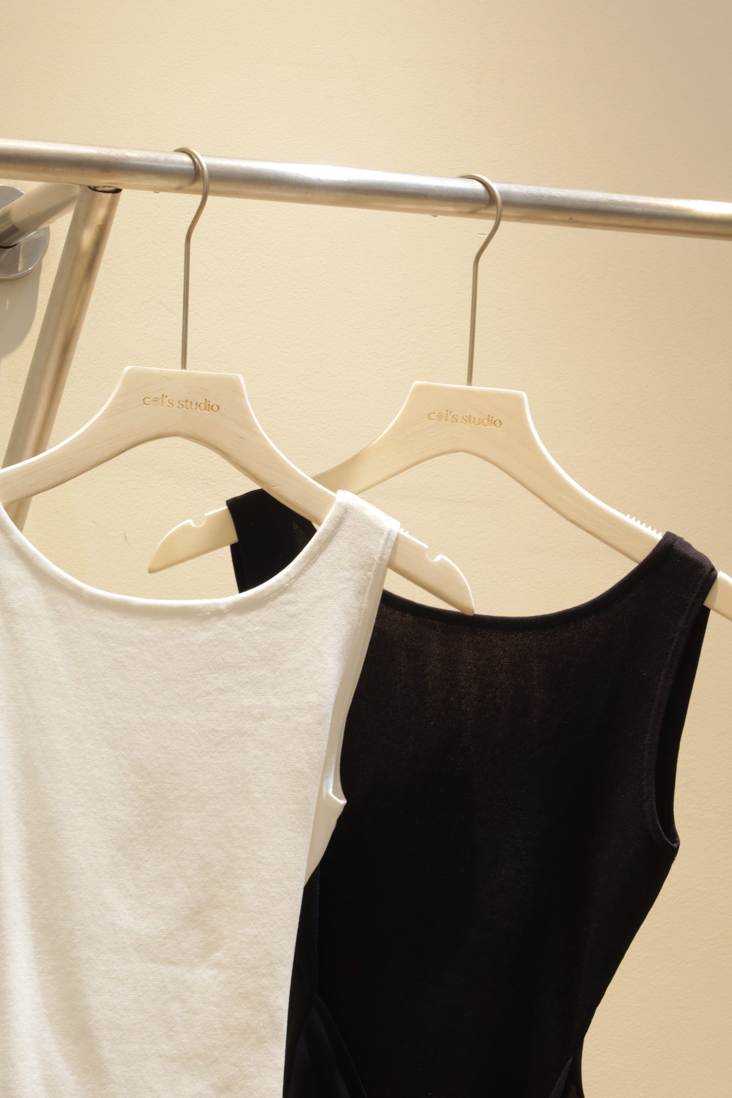 2in1 sleeveless top