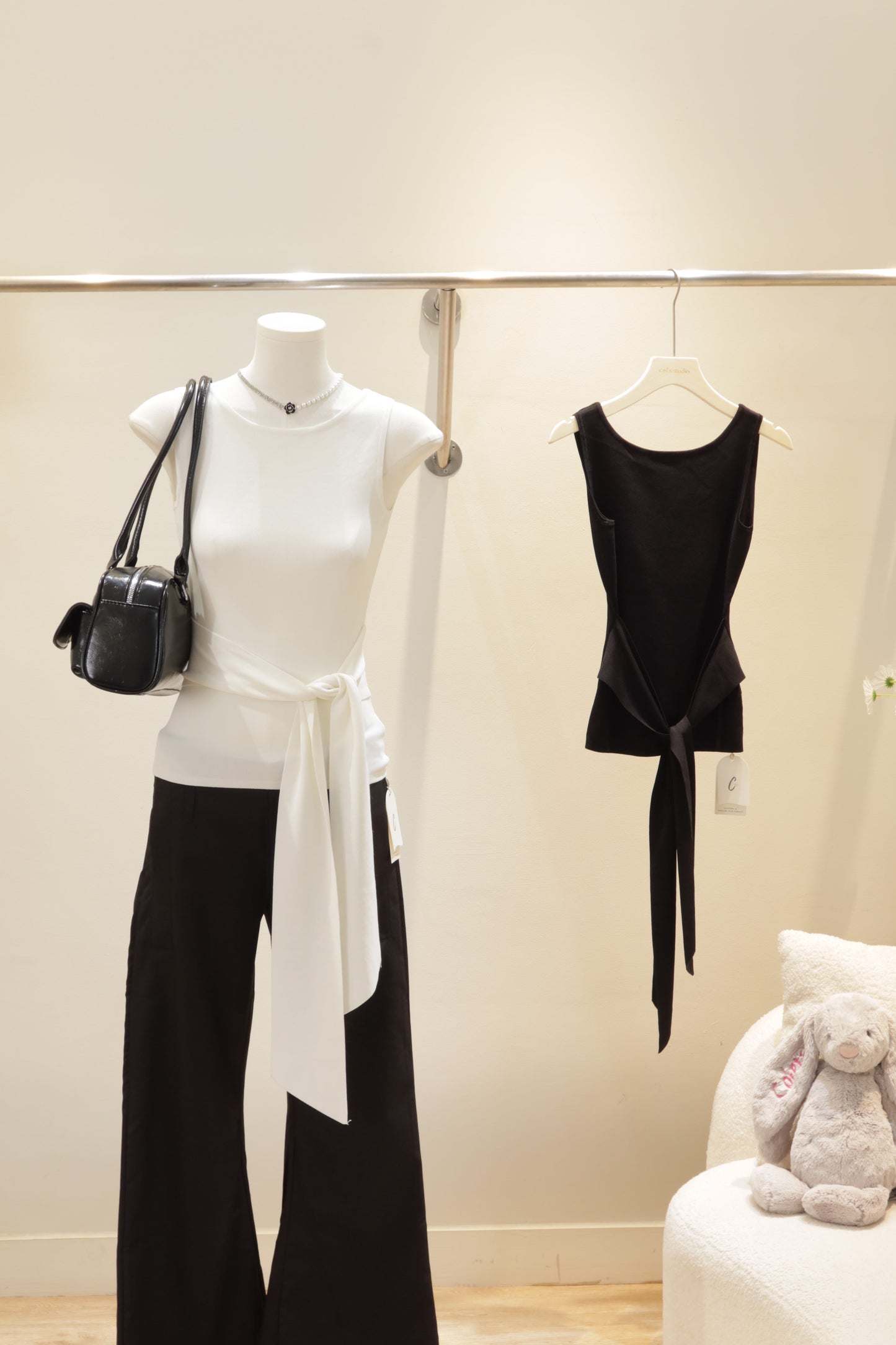 2in1 sleeveless top