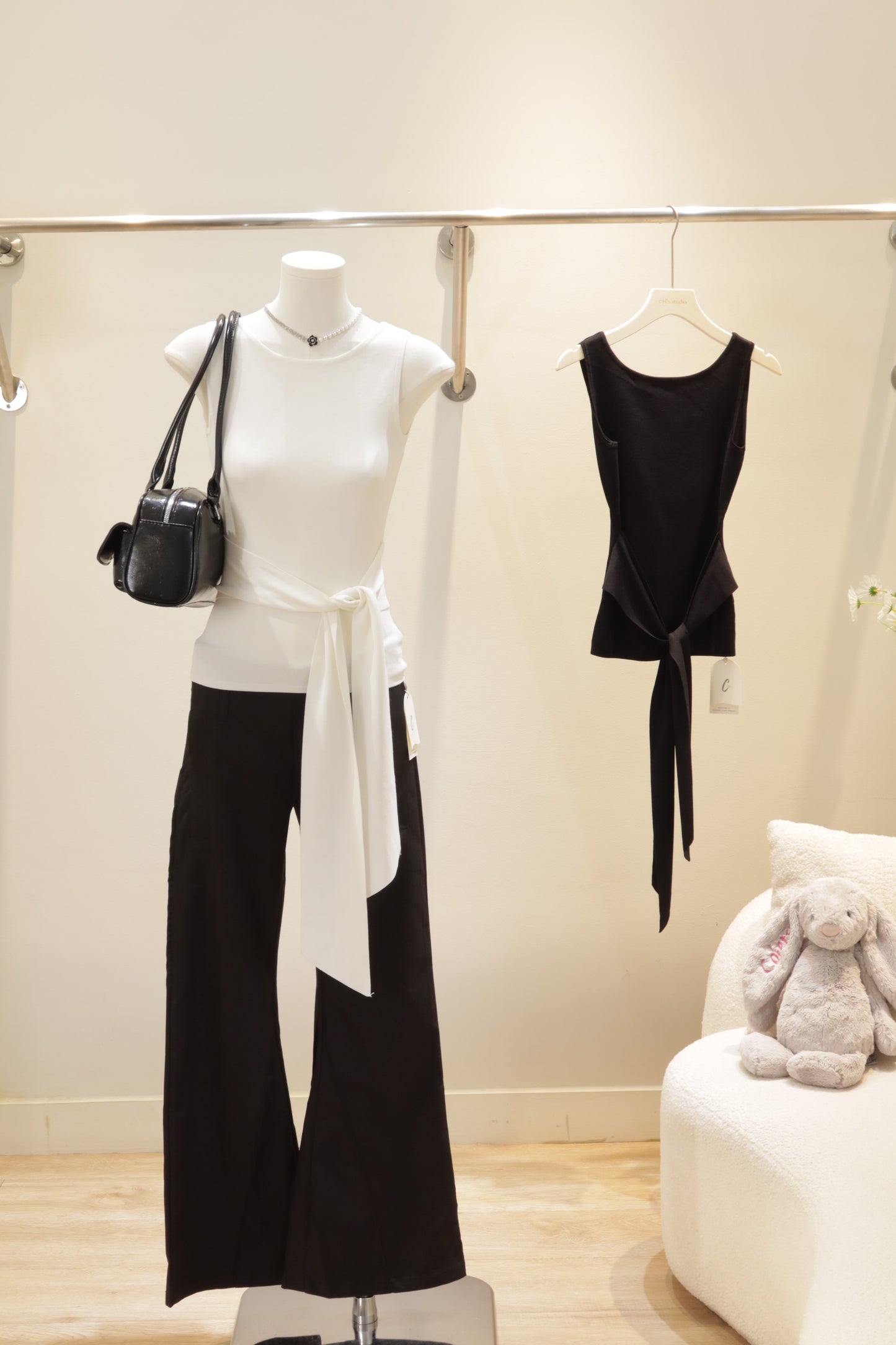 2in1 sleeveless top