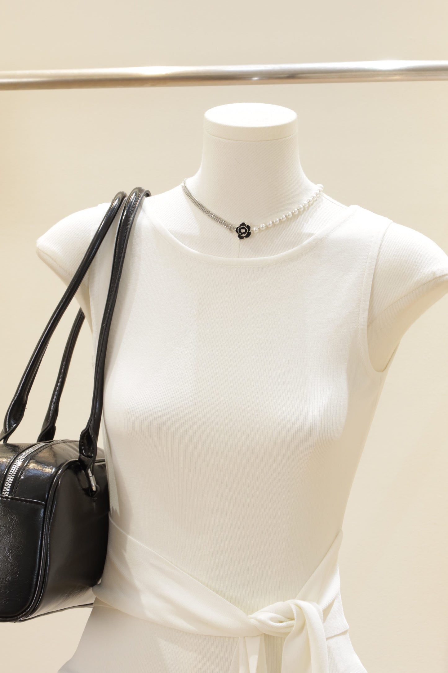 2in1 sleeveless top