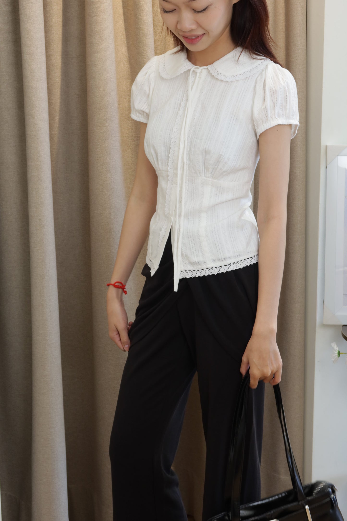 Collar white ribbon blouse