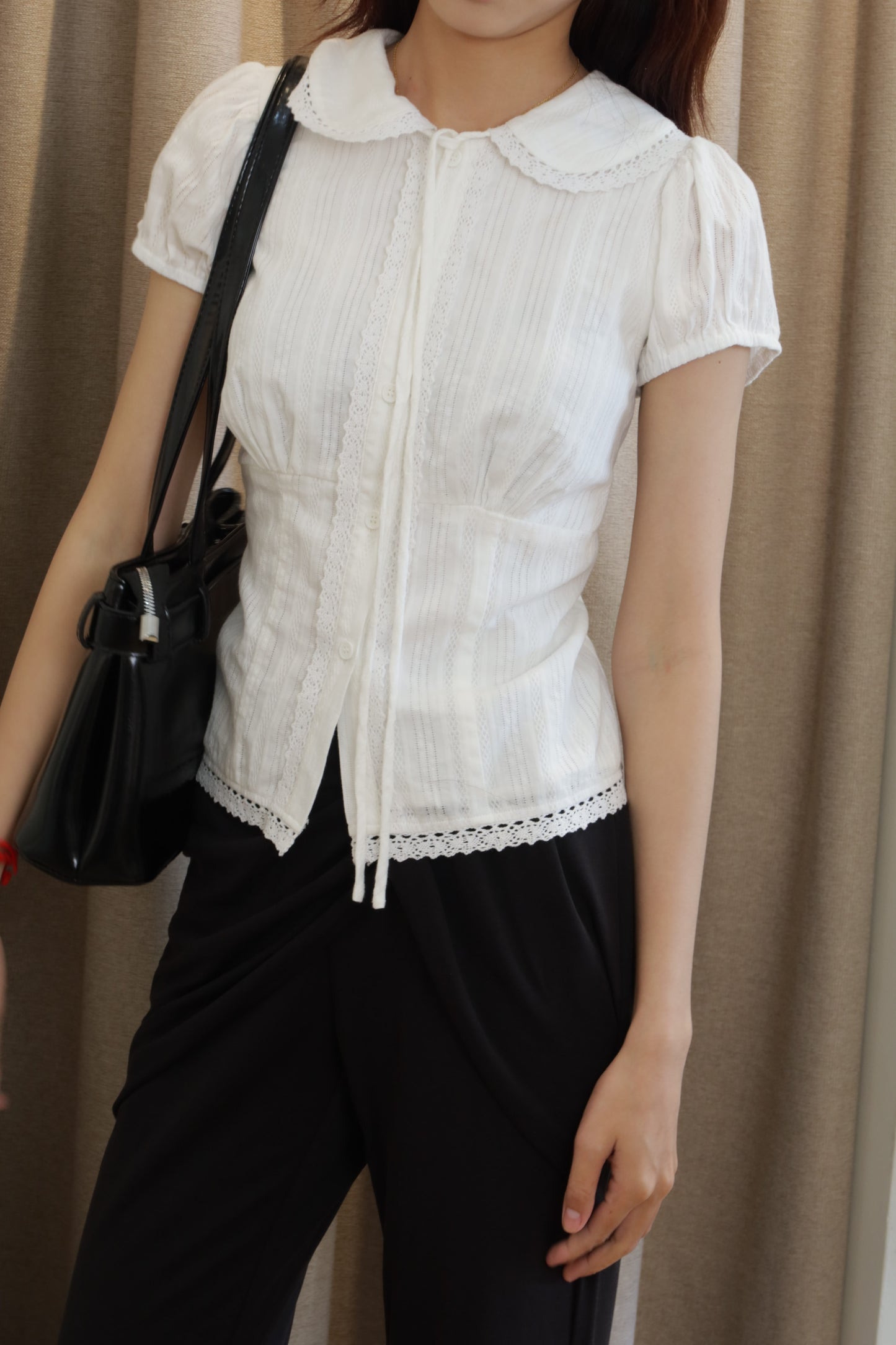 Collar white ribbon blouse