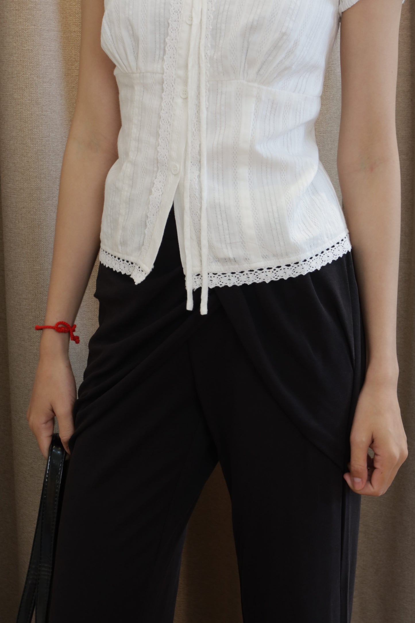 Collar white ribbon blouse