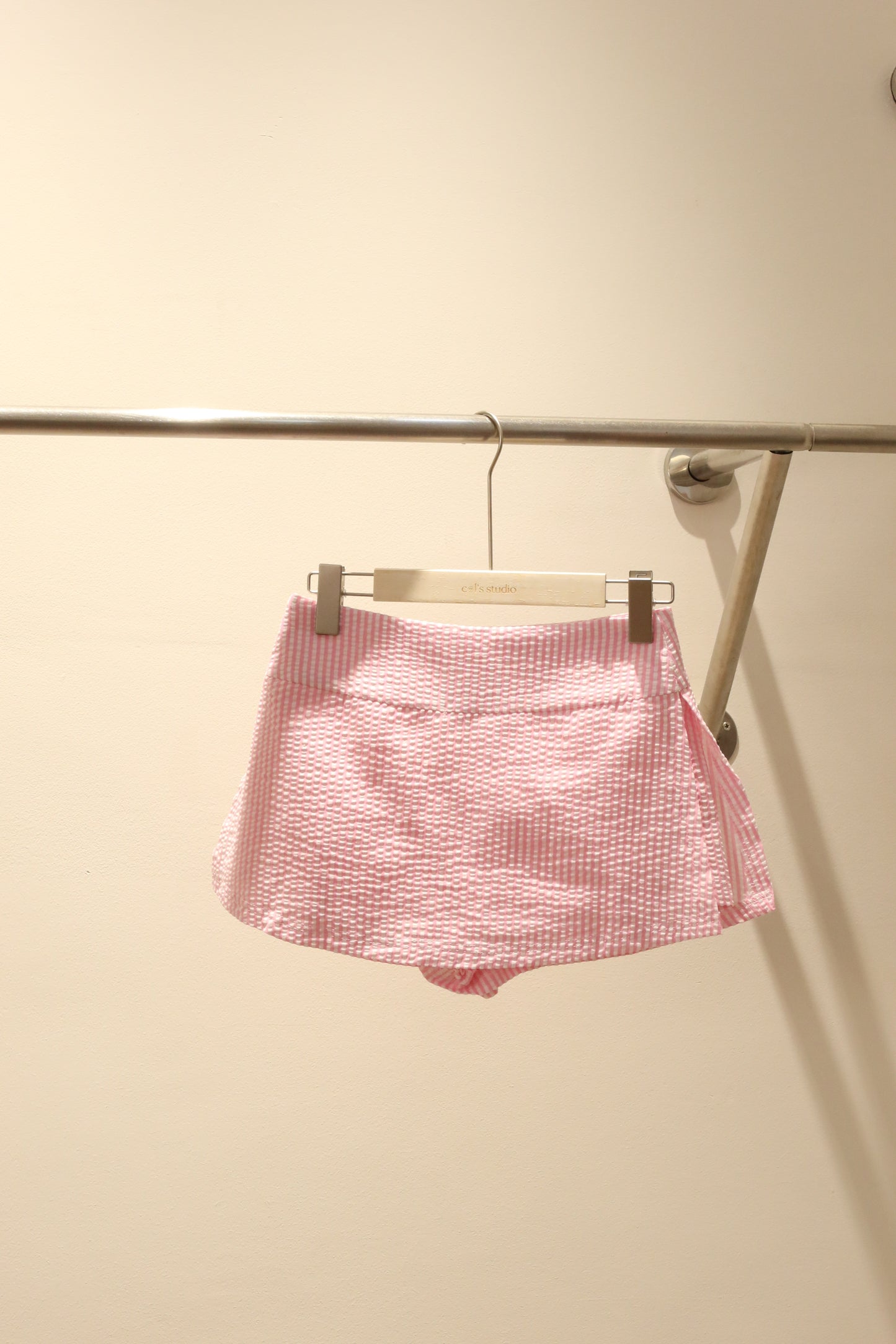 Striped foam pink skirt