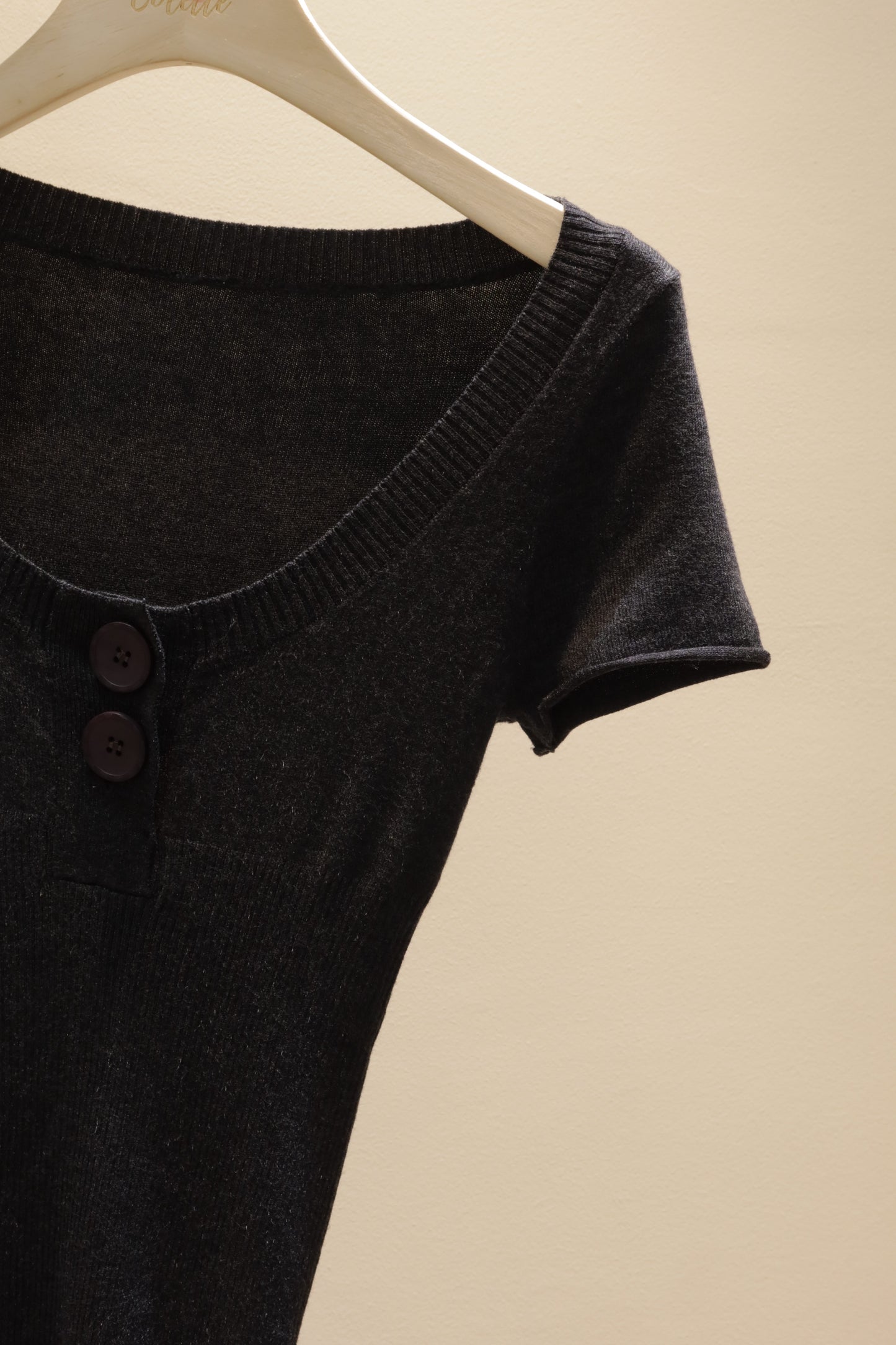 Knitted 2 buttoned SS top