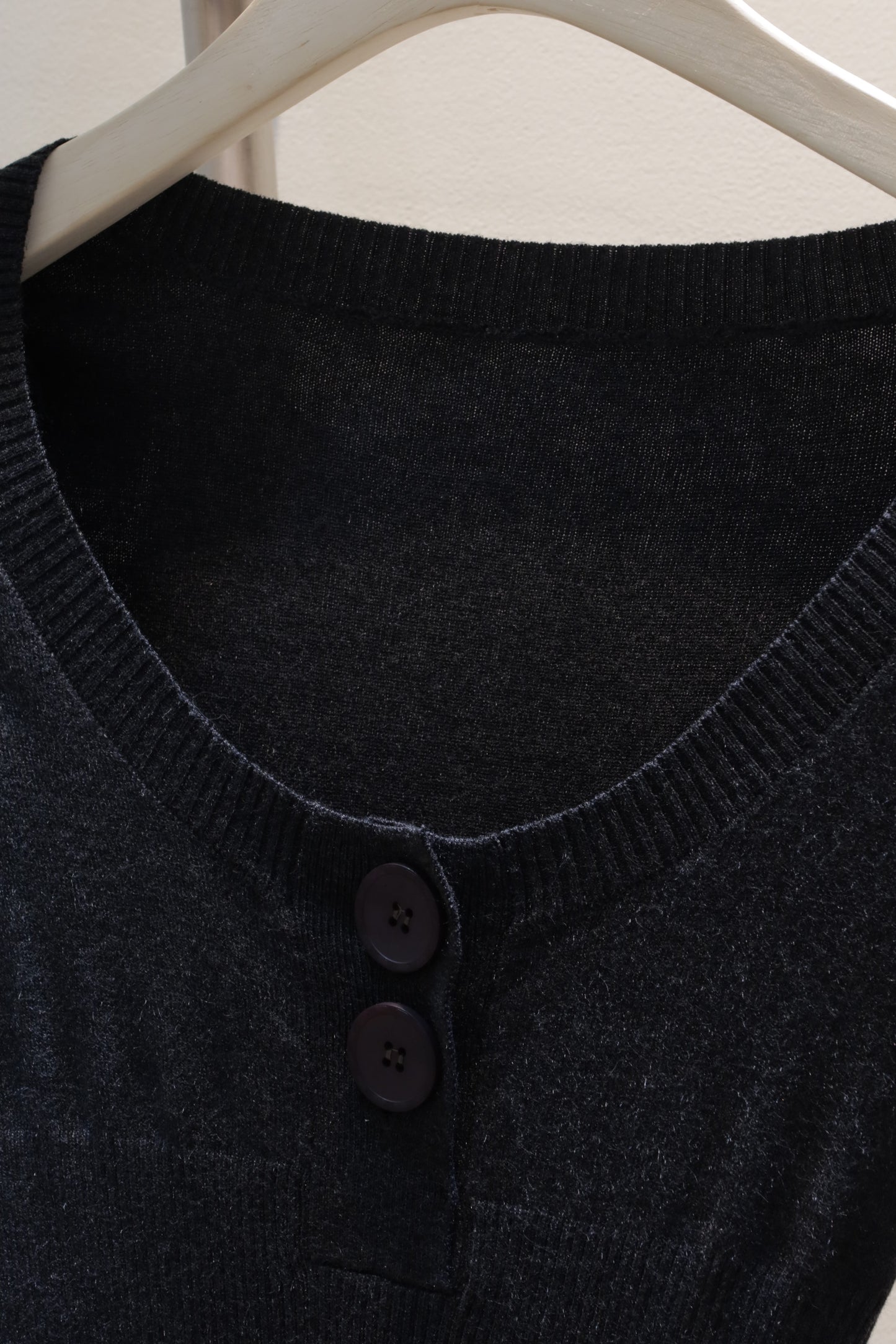 Knitted 2 buttoned SS top